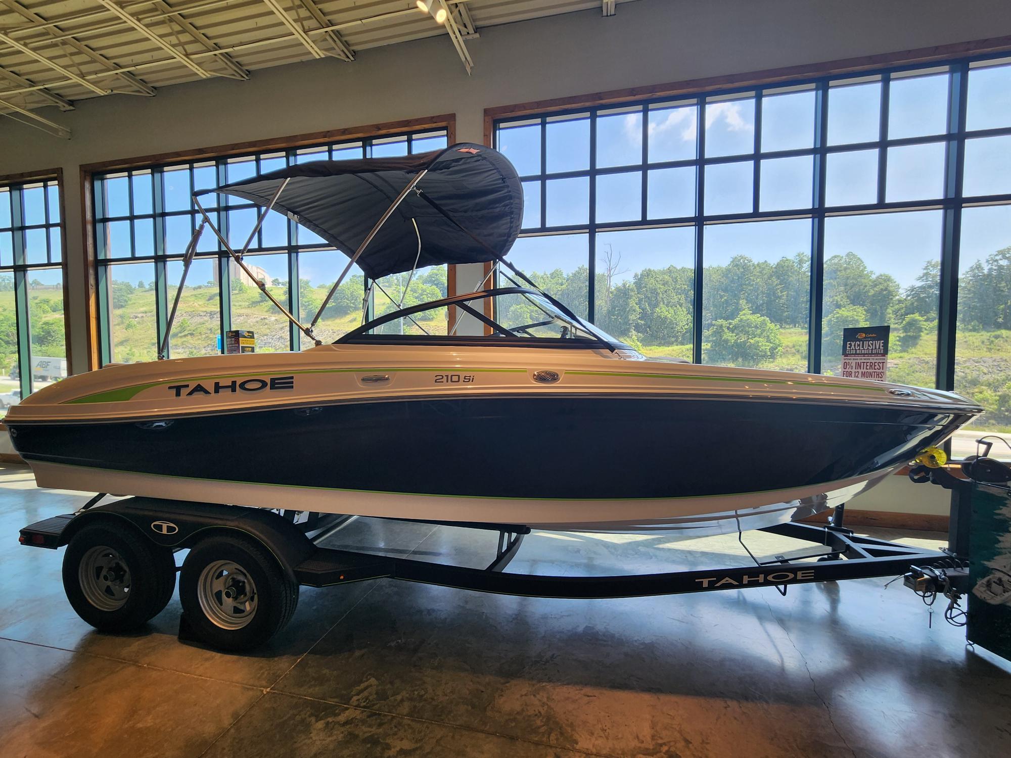 2024 Tahoe 210 Si