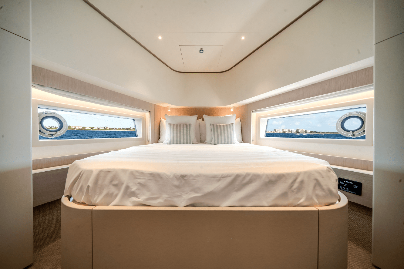 2025 Azimut Seadeck 6 - Image 52