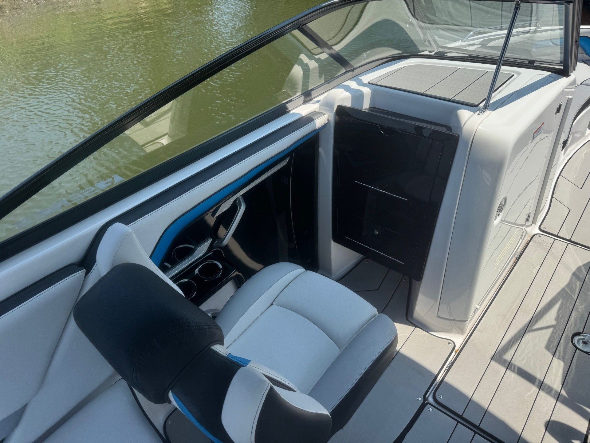2020 Yamaha Boats 242XE - 2