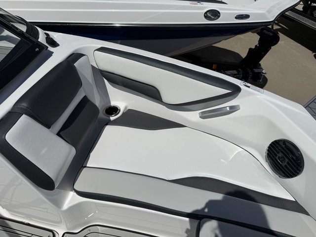 2026 Yamaha Boats 195S - 30