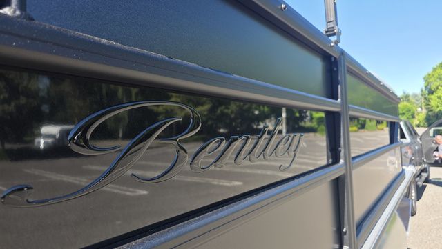 2026 Bentley Pontoons BENTLEY BOLT-223 With 150Hp Mercury Four-Stroke Mo - 29