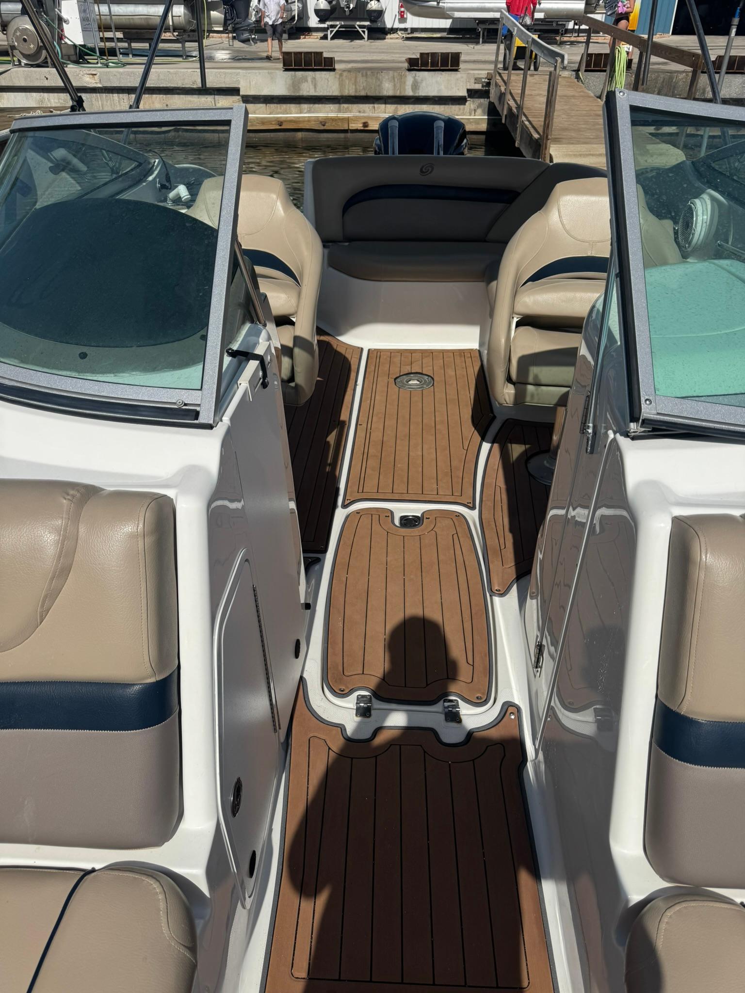 2017 Hurricane SunDeck 2400 OB - 8
