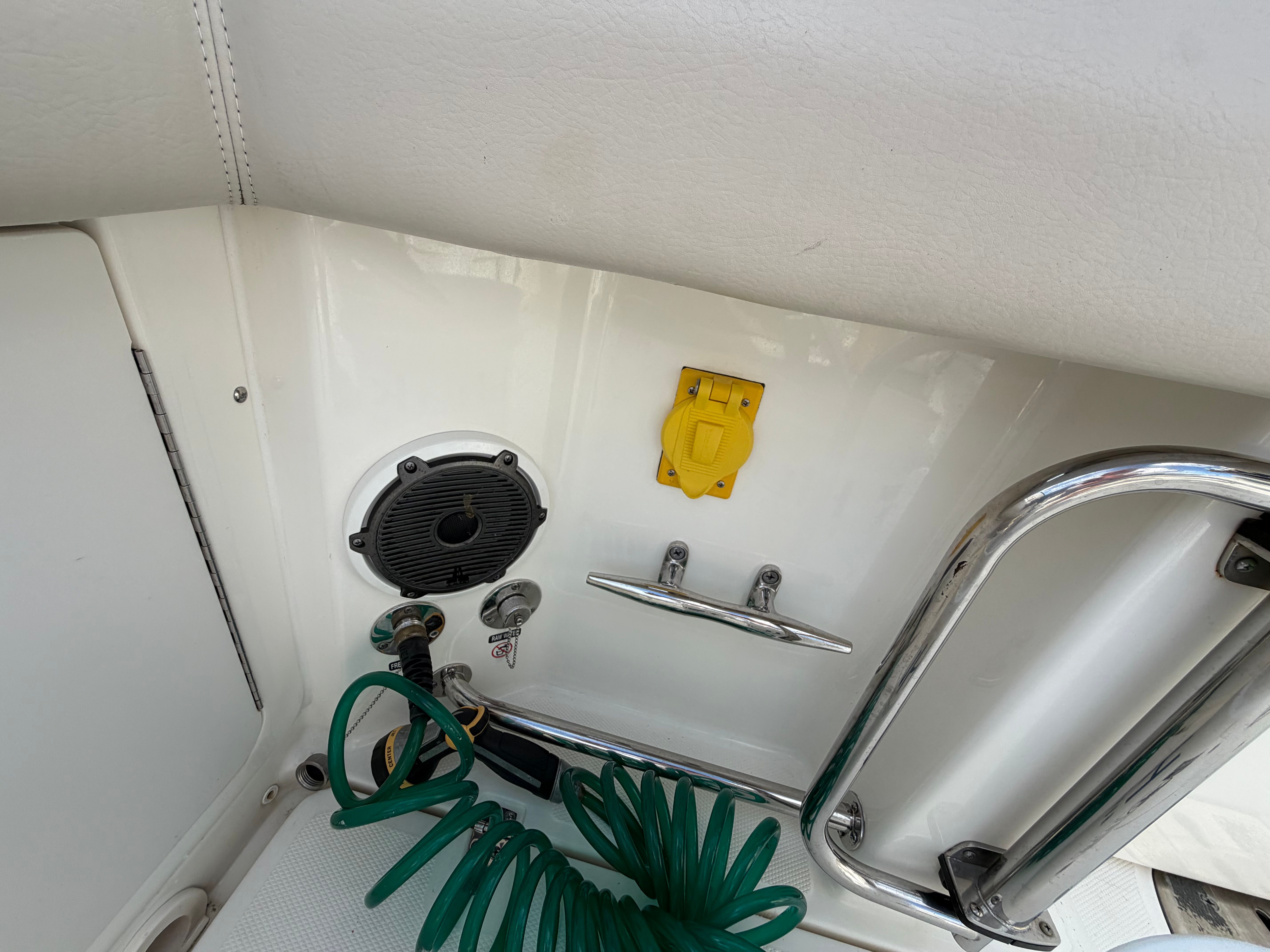 2021 Boston Whaler 330 Outrage - 28