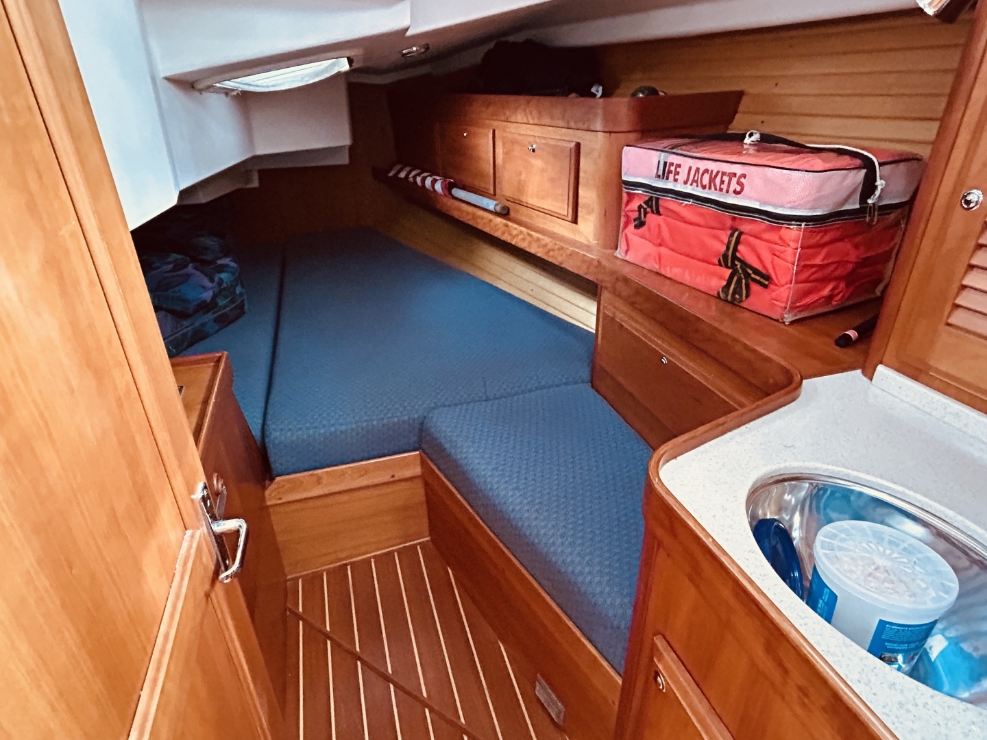 2004 Sabre 426 - Image 43