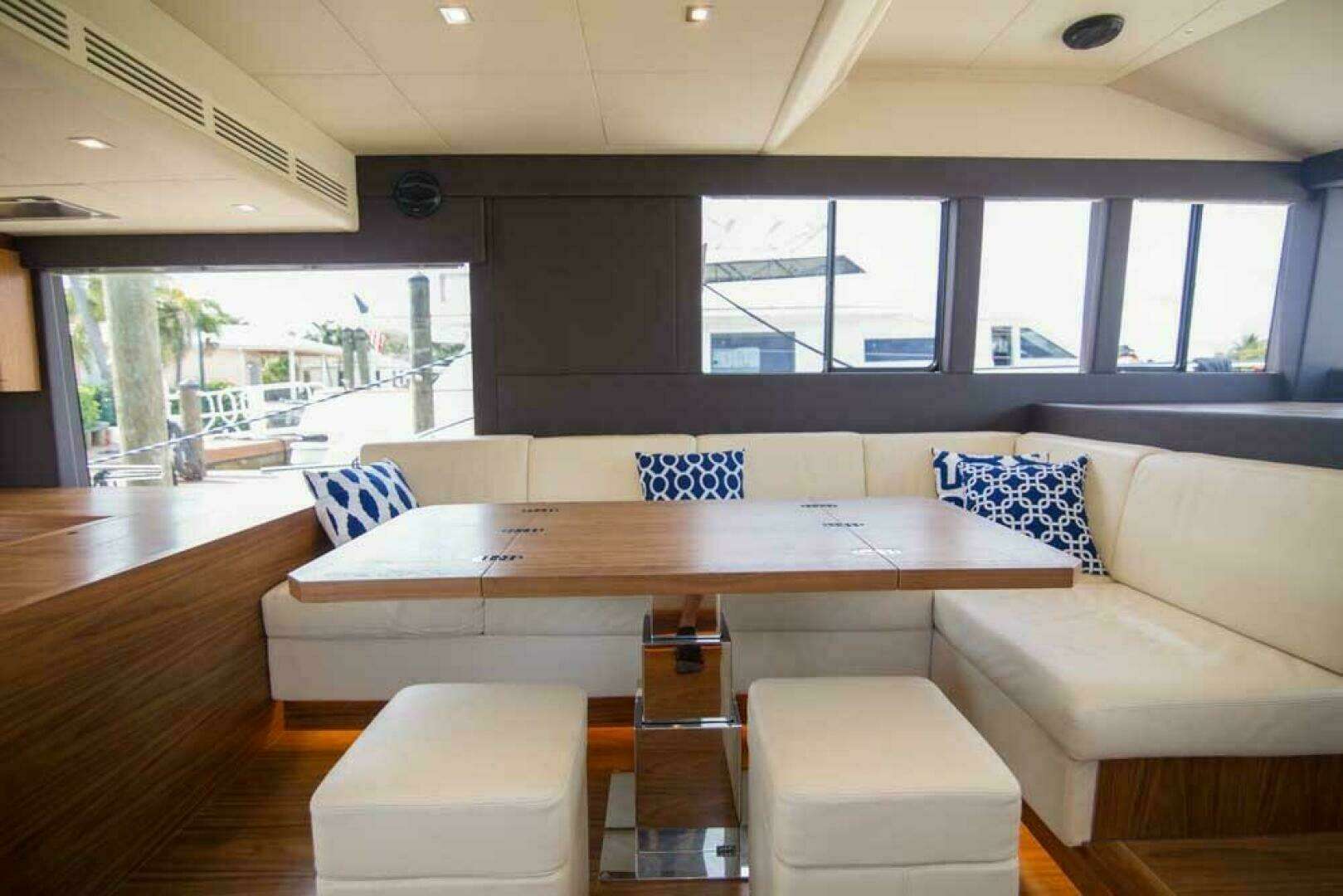 2019 Sundeck Yachts 580 Sport - Image 8