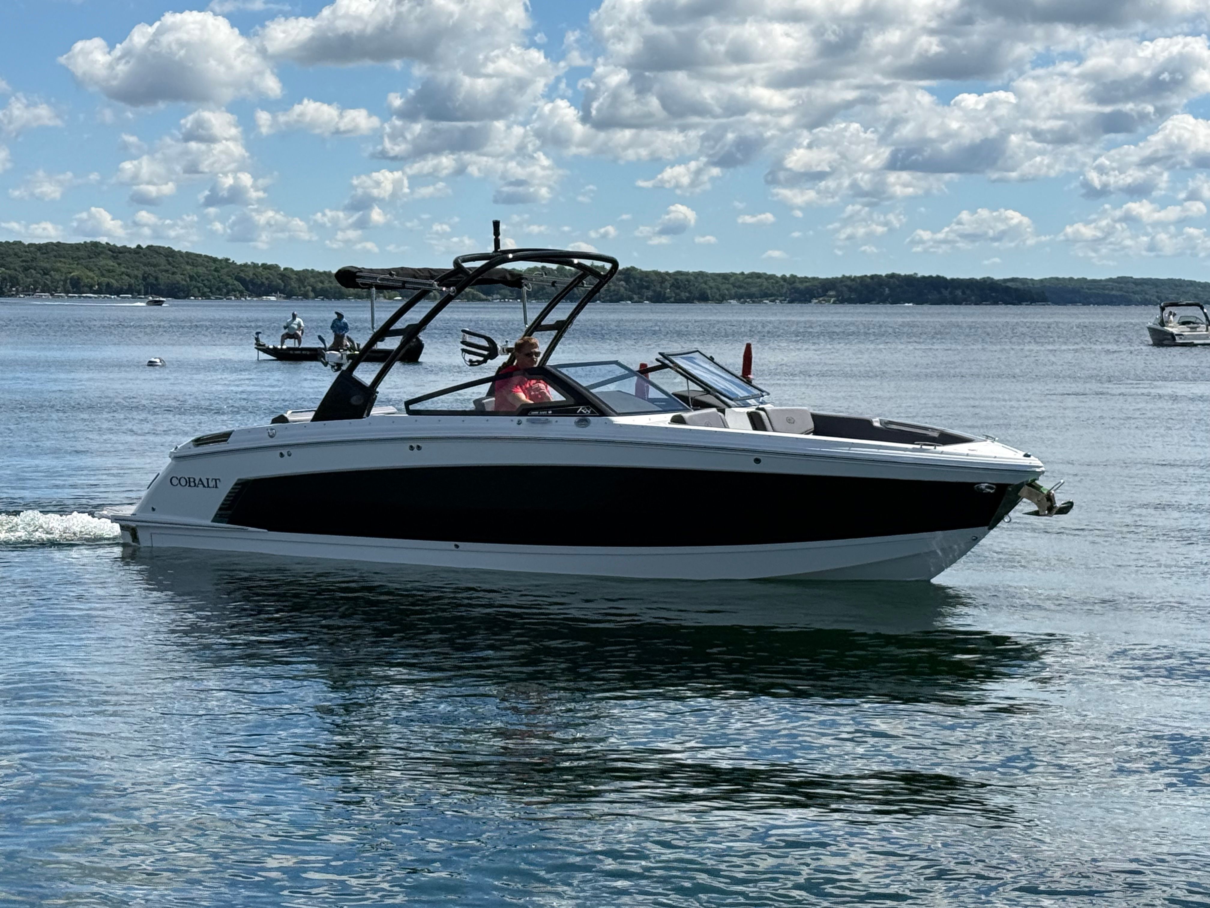 2026 Cobalt R8 Surf - 4