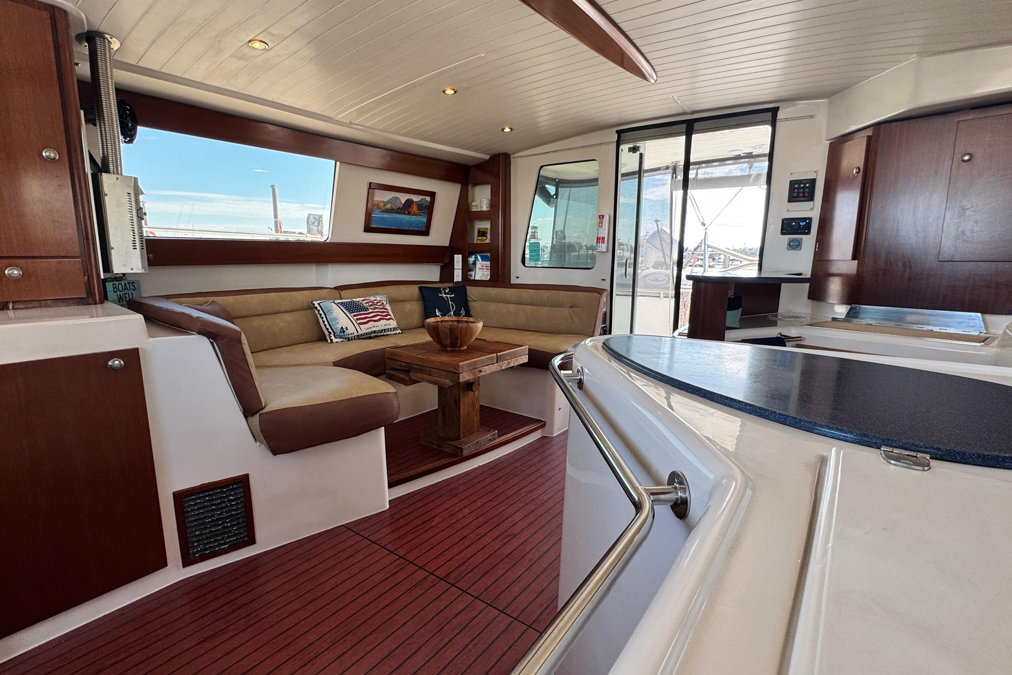 Dinette Looking Port