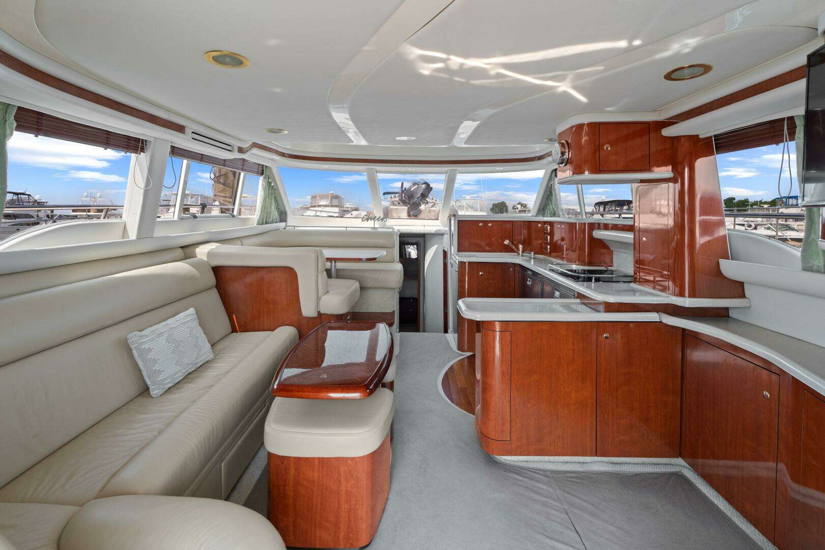 2003 Sea Ray 480 Sedan Bridge - Image 10