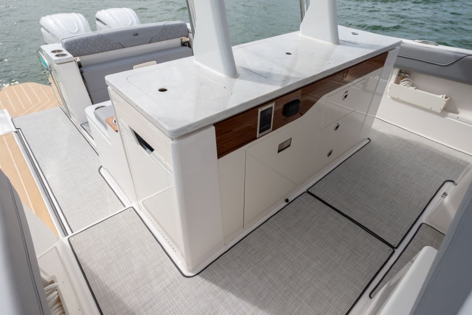 2027 Regal 34 SAV - 32