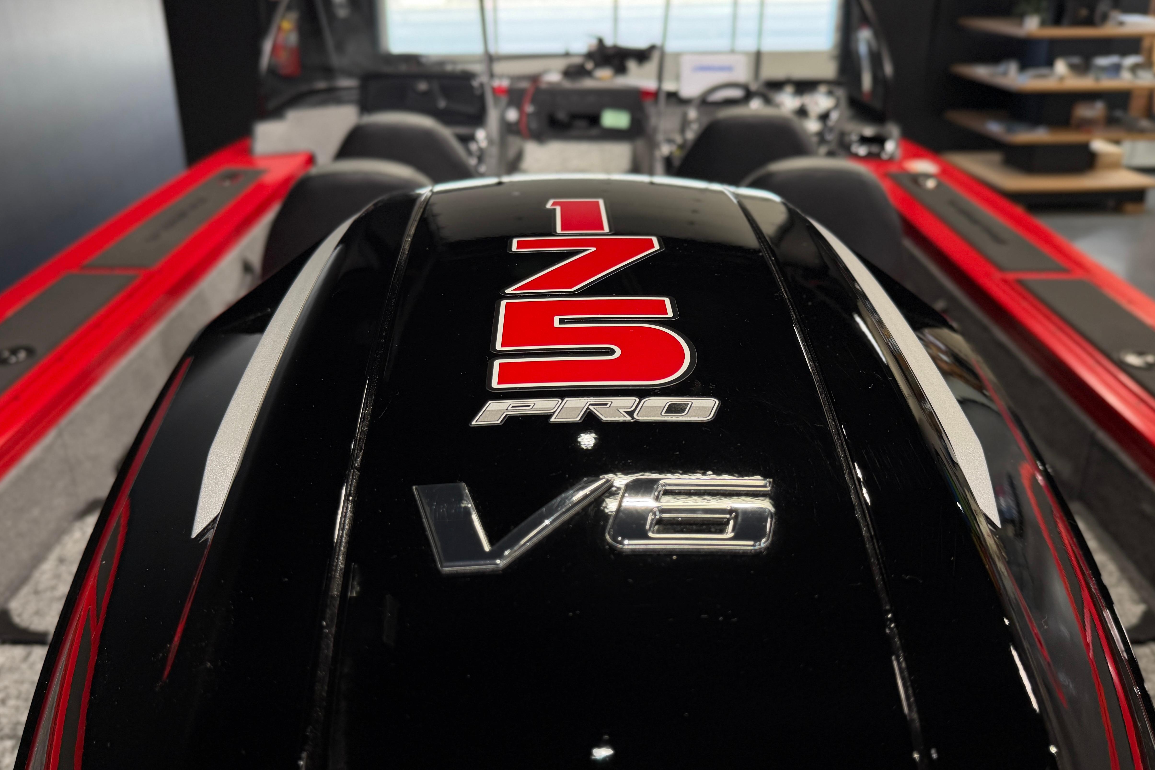 2026 Tracker Targa V-18 Combo boat engine, featuring 175 Pro V6 branding.