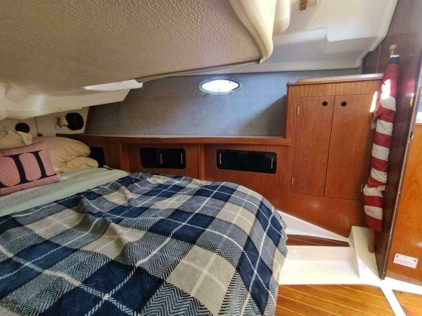 1987 Hunter 37 Legend - Image 28