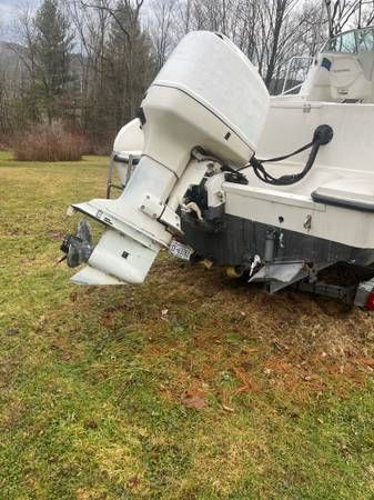 1999 Seaswirl Striper Cuddy Cabin - 3