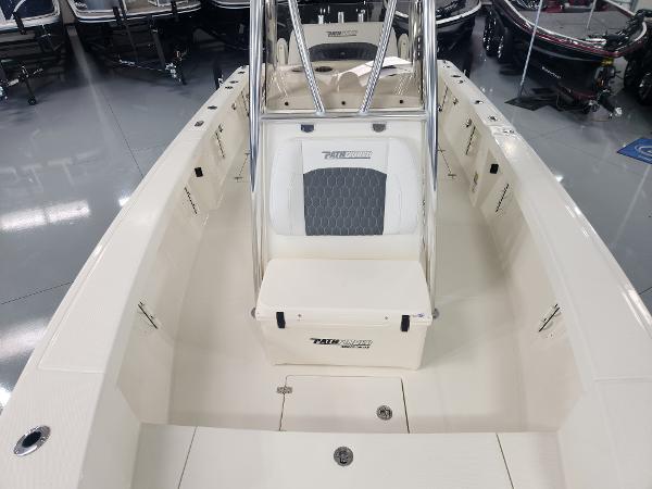 2025 Pathfinder 2400 Open boat interior with seating and console.
