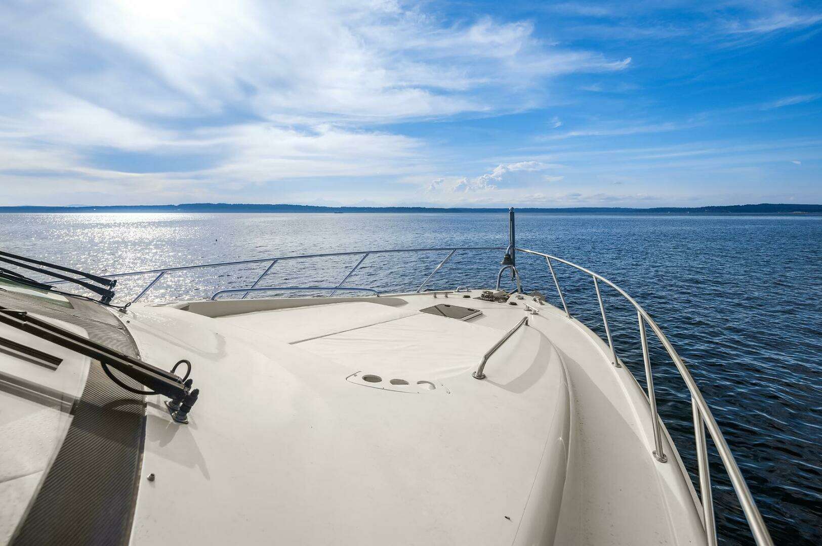 2001 Hatteras Cockpit Motoryacht - Image 24