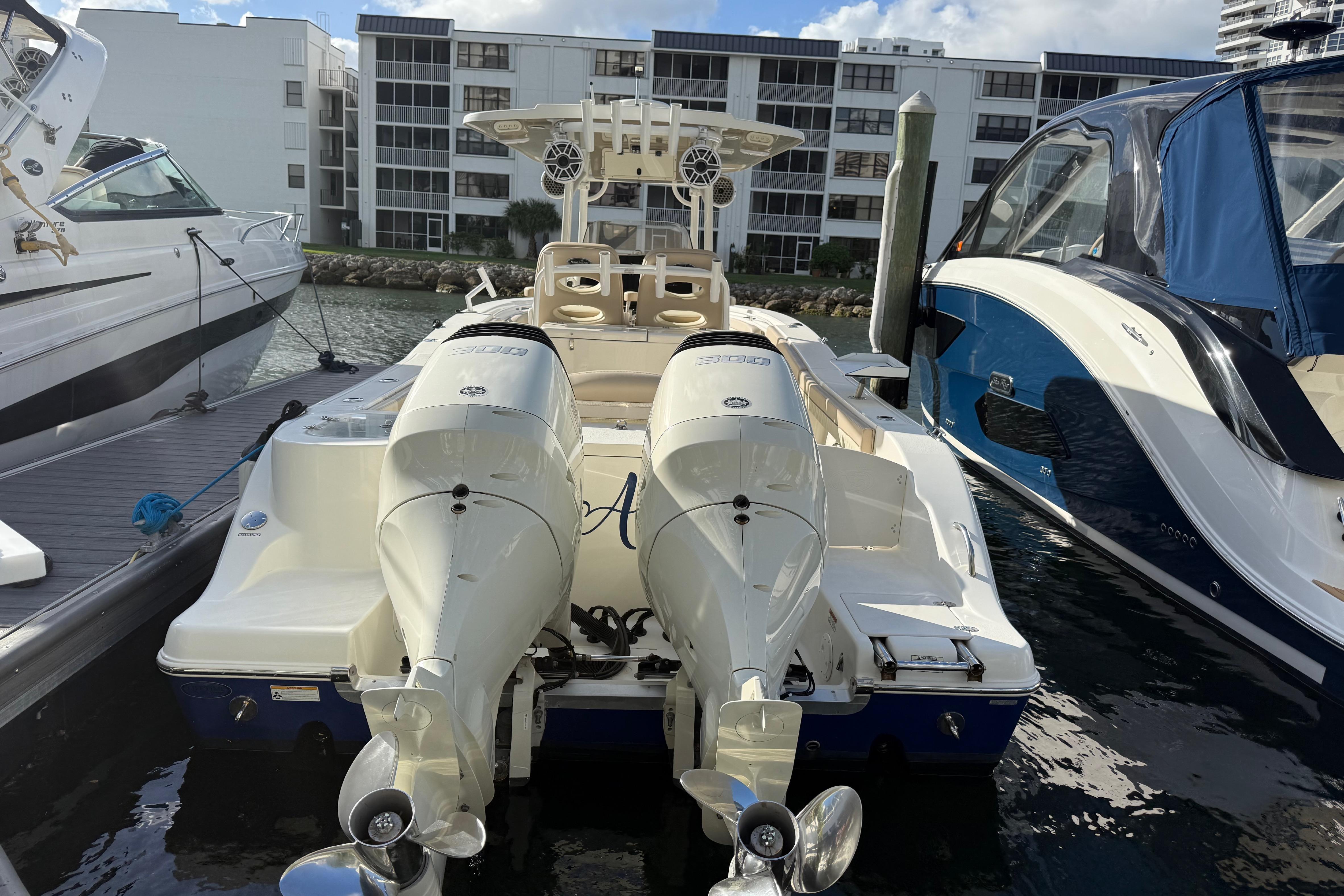 2018 NauticStar 28 XS