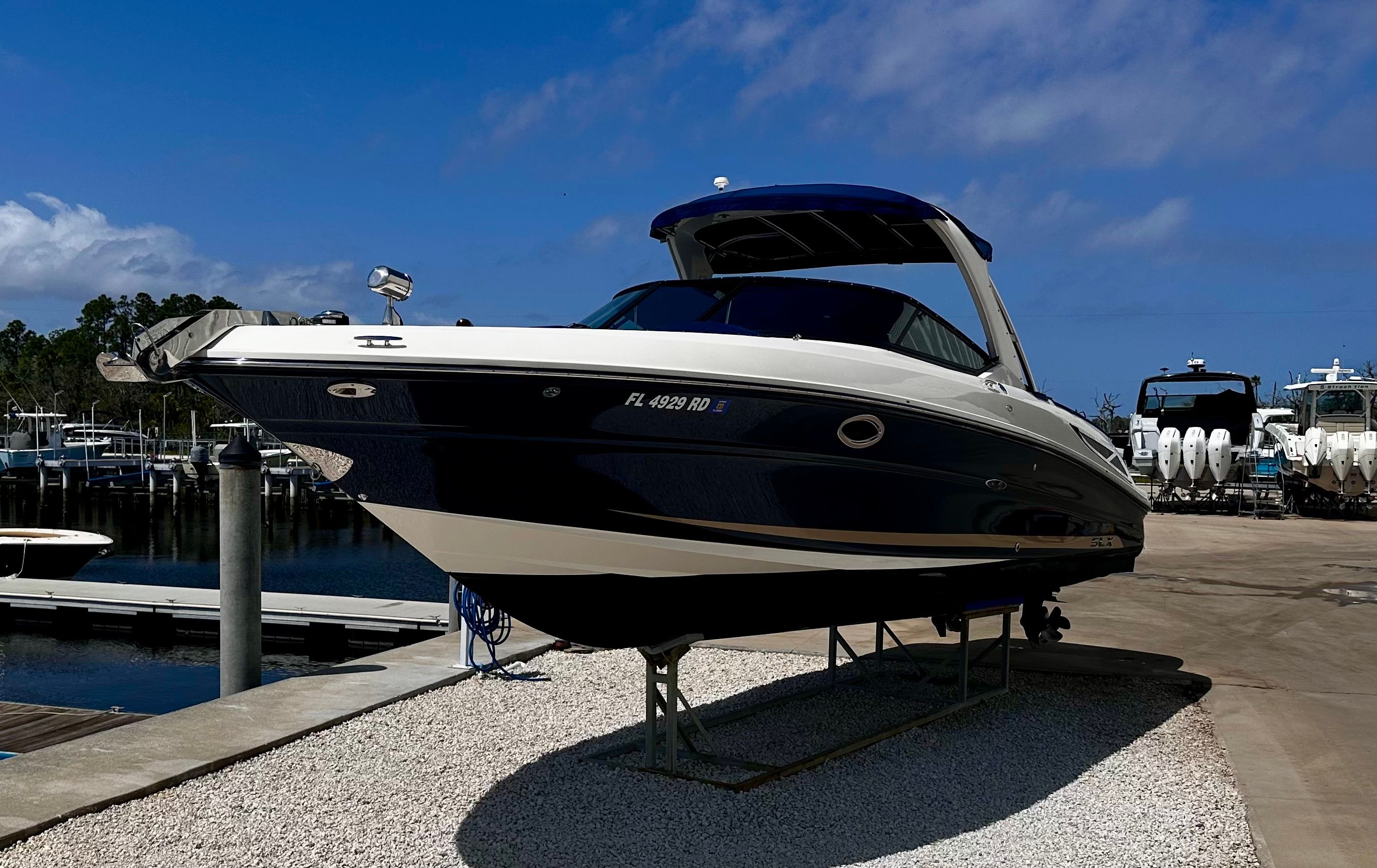 2016 Sea Ray 300 SLX