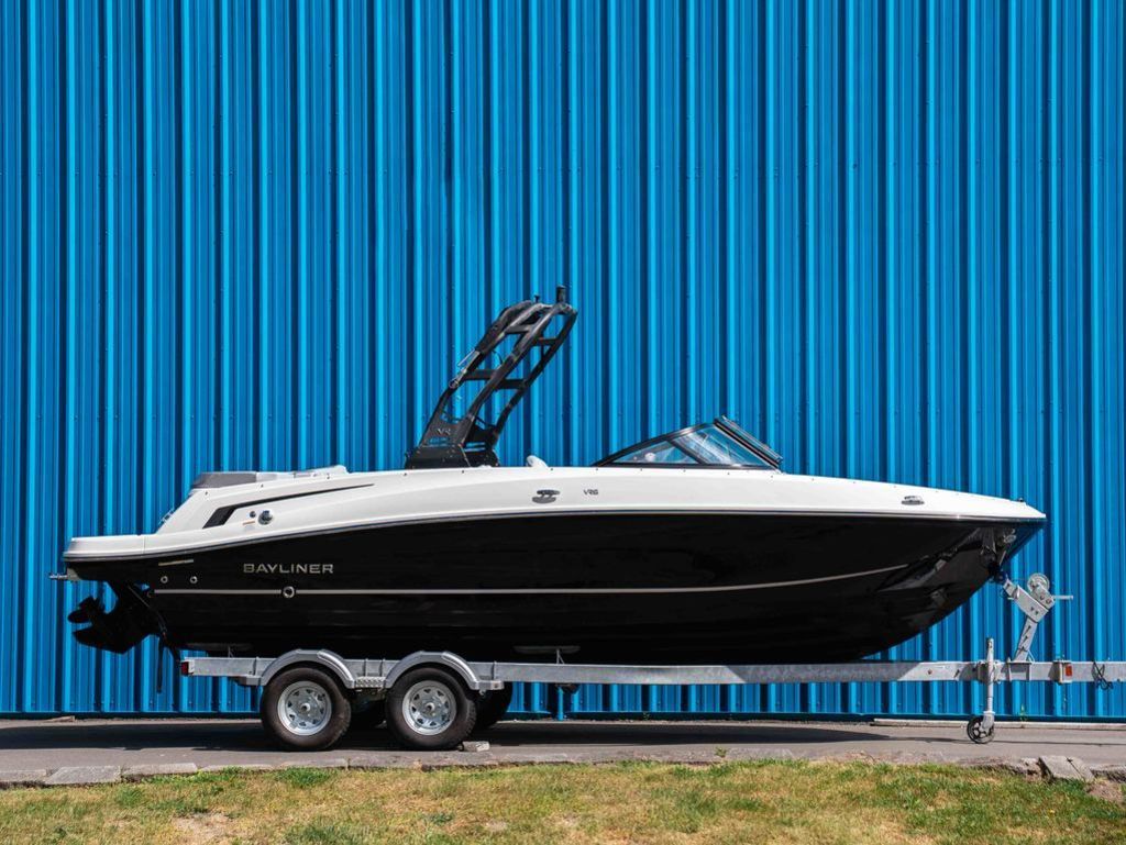 2026 Bayliner VR6 Bowrider I/O - 2