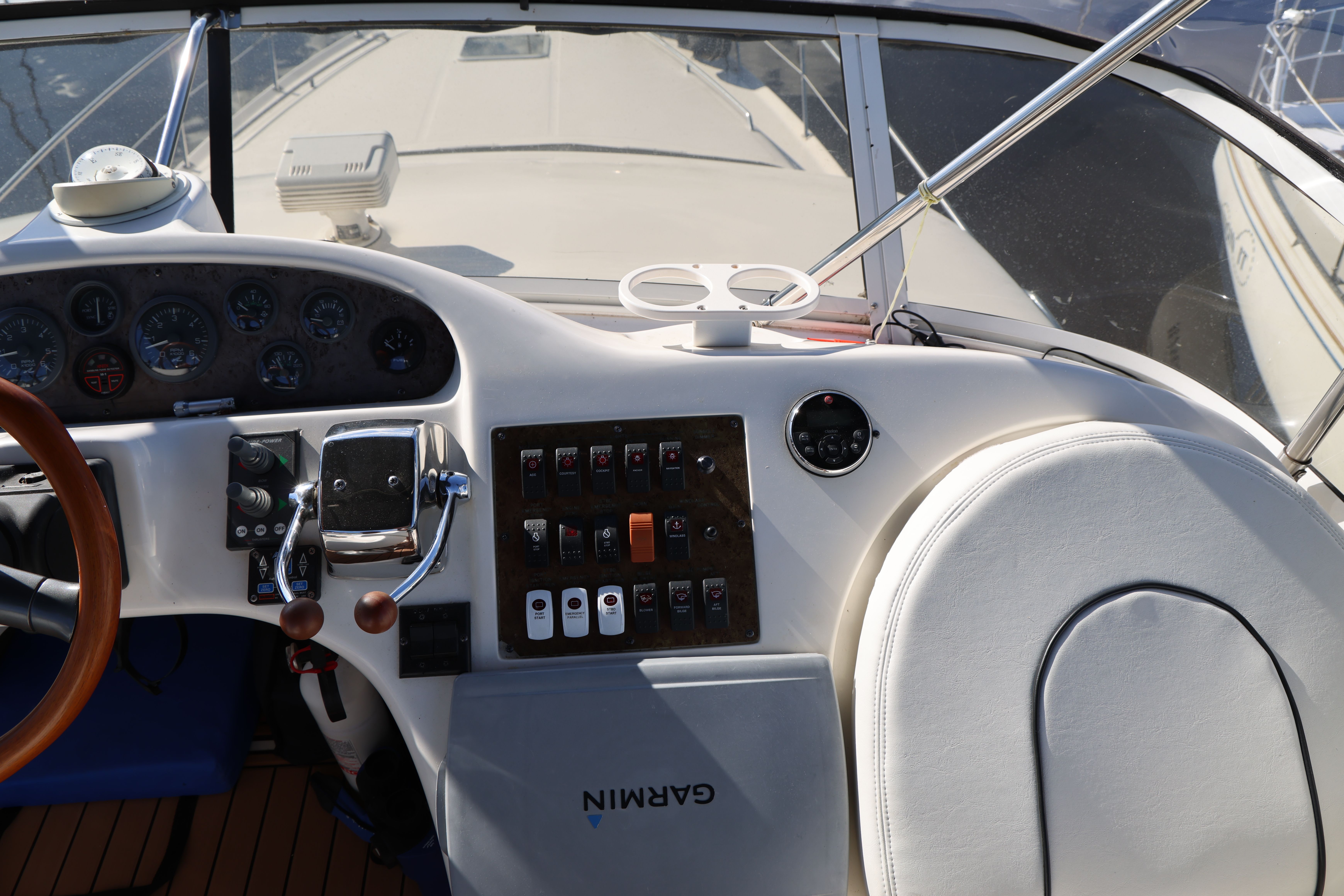 1996 Sea Ray 400 Sedan Bridge - 29