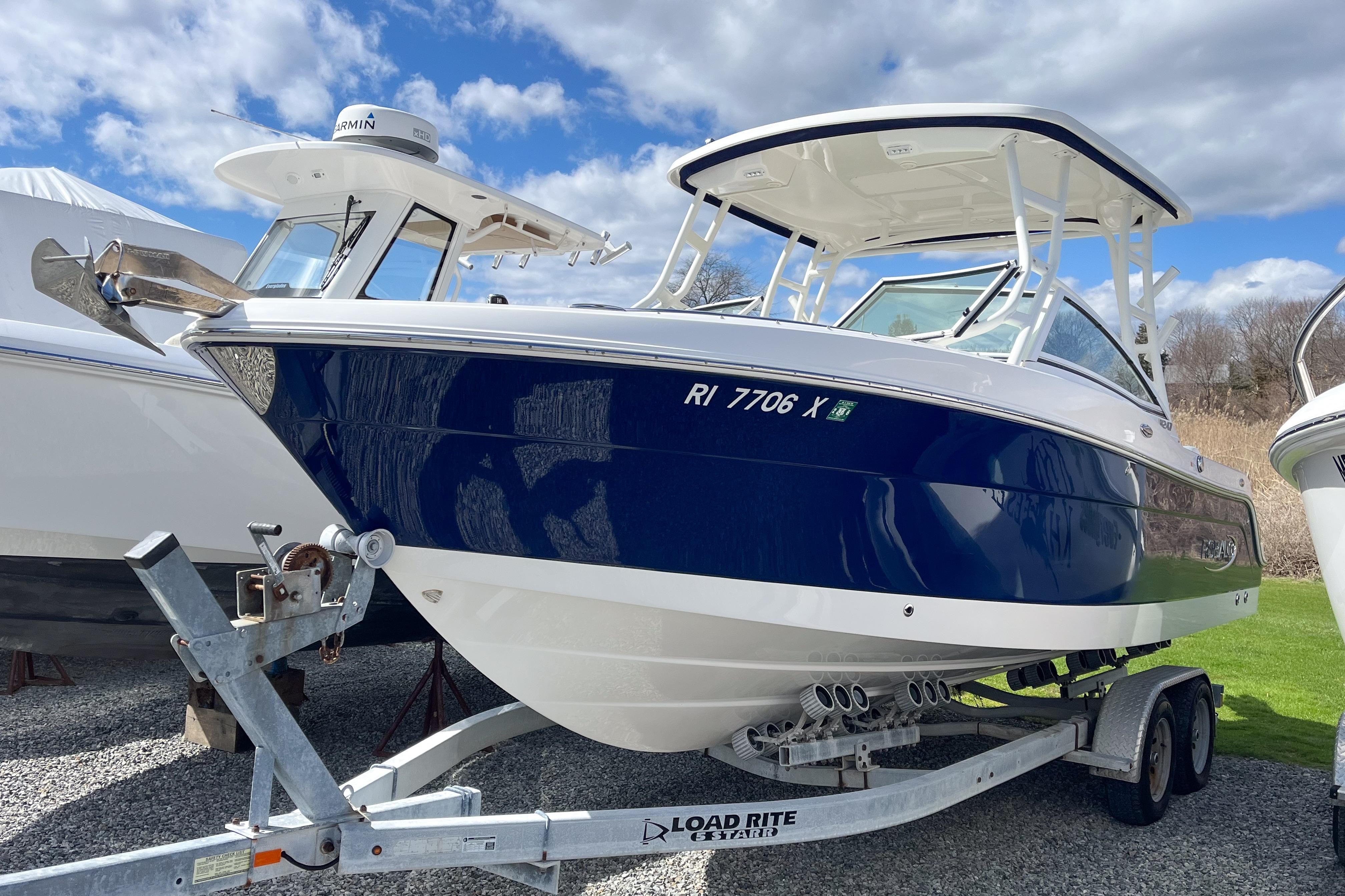 2020 Robalo R247 Dual Console