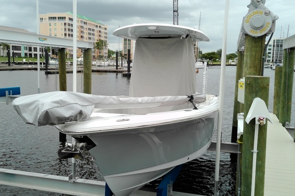 2026 Sea Hunt Ultra 245SE