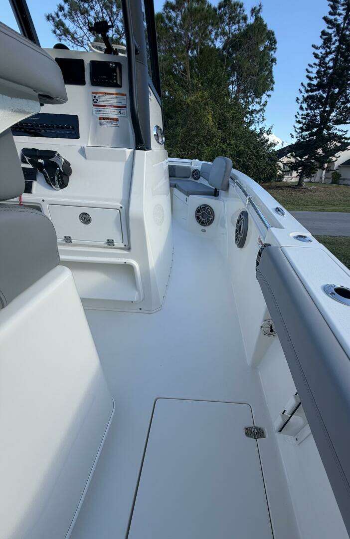 2024 Cobia 240 CC - Image 7