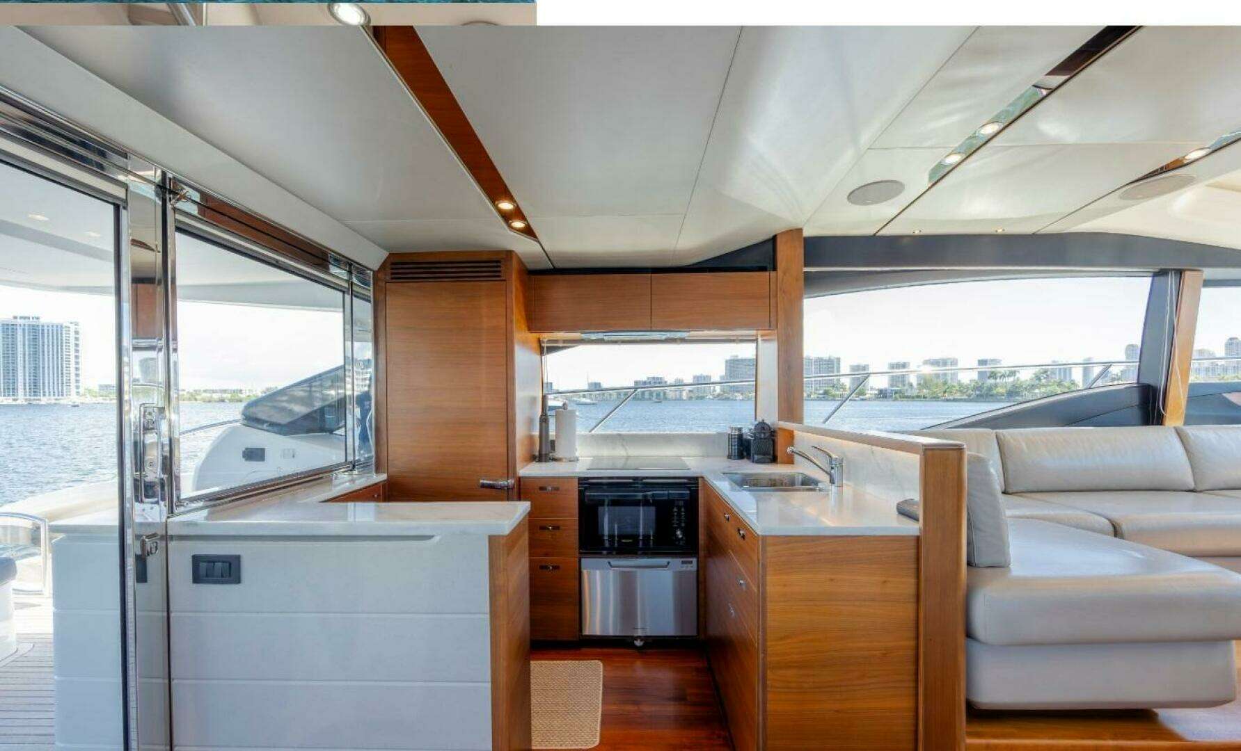 2017 Princess S65 - Image 13