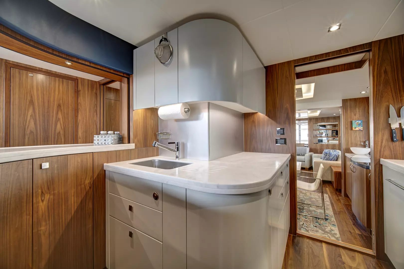 2019 Sunseeker 86 Yacht - Image 37