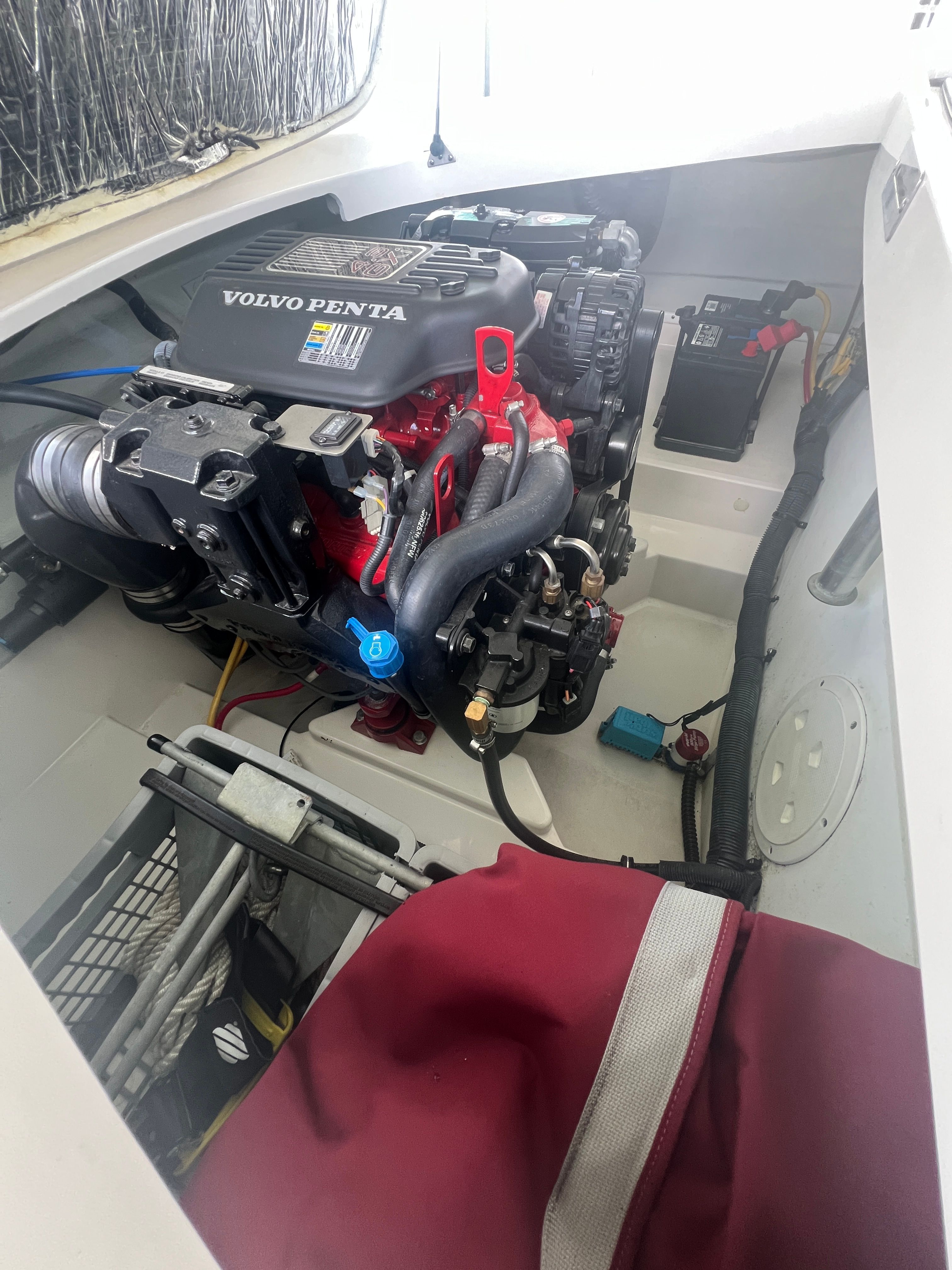 A Volvo Penta engine in a 2006 Chris-Craft Speedster 20 boat.
