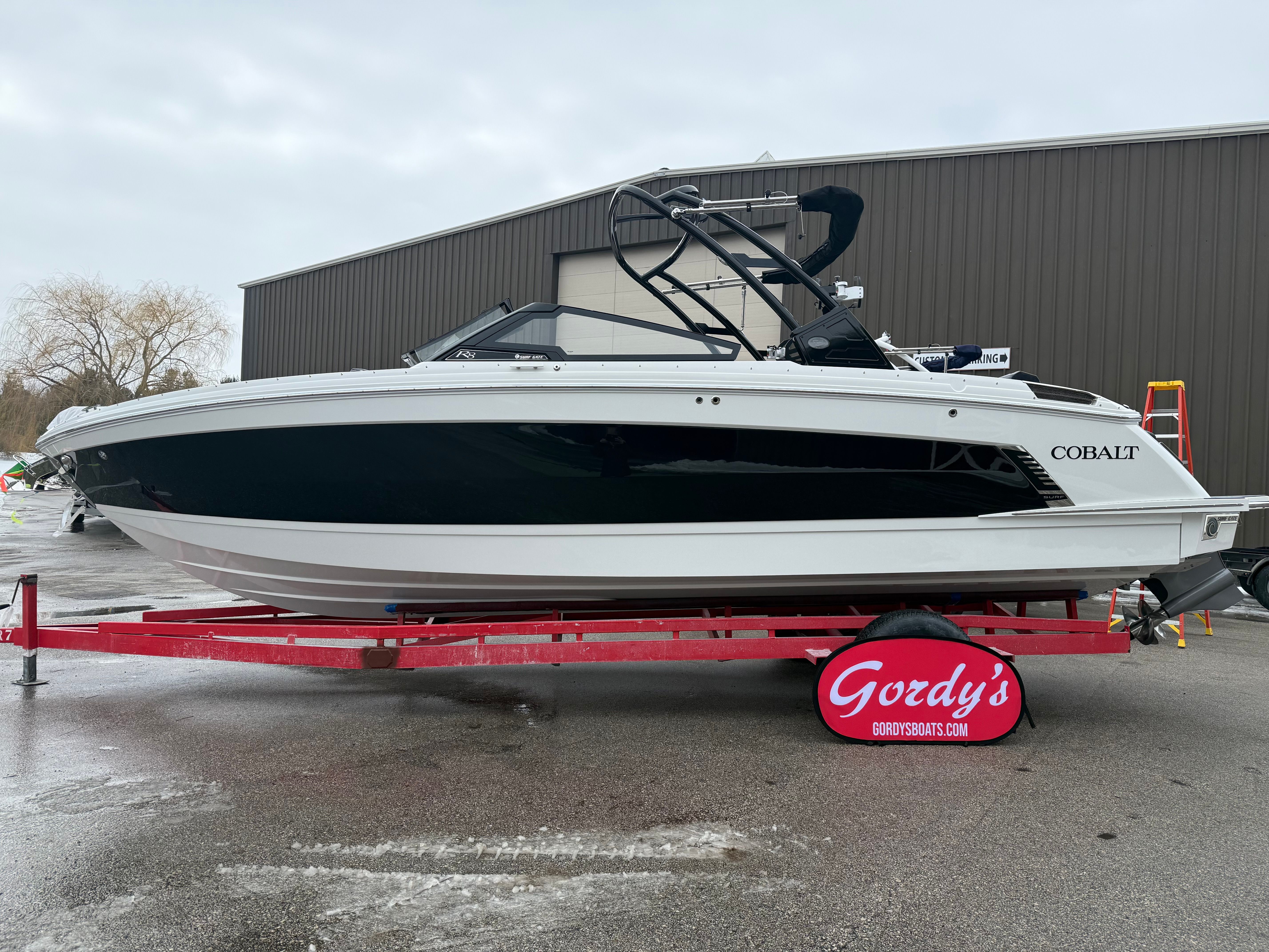 2026 Cobalt R8 Surf - 24