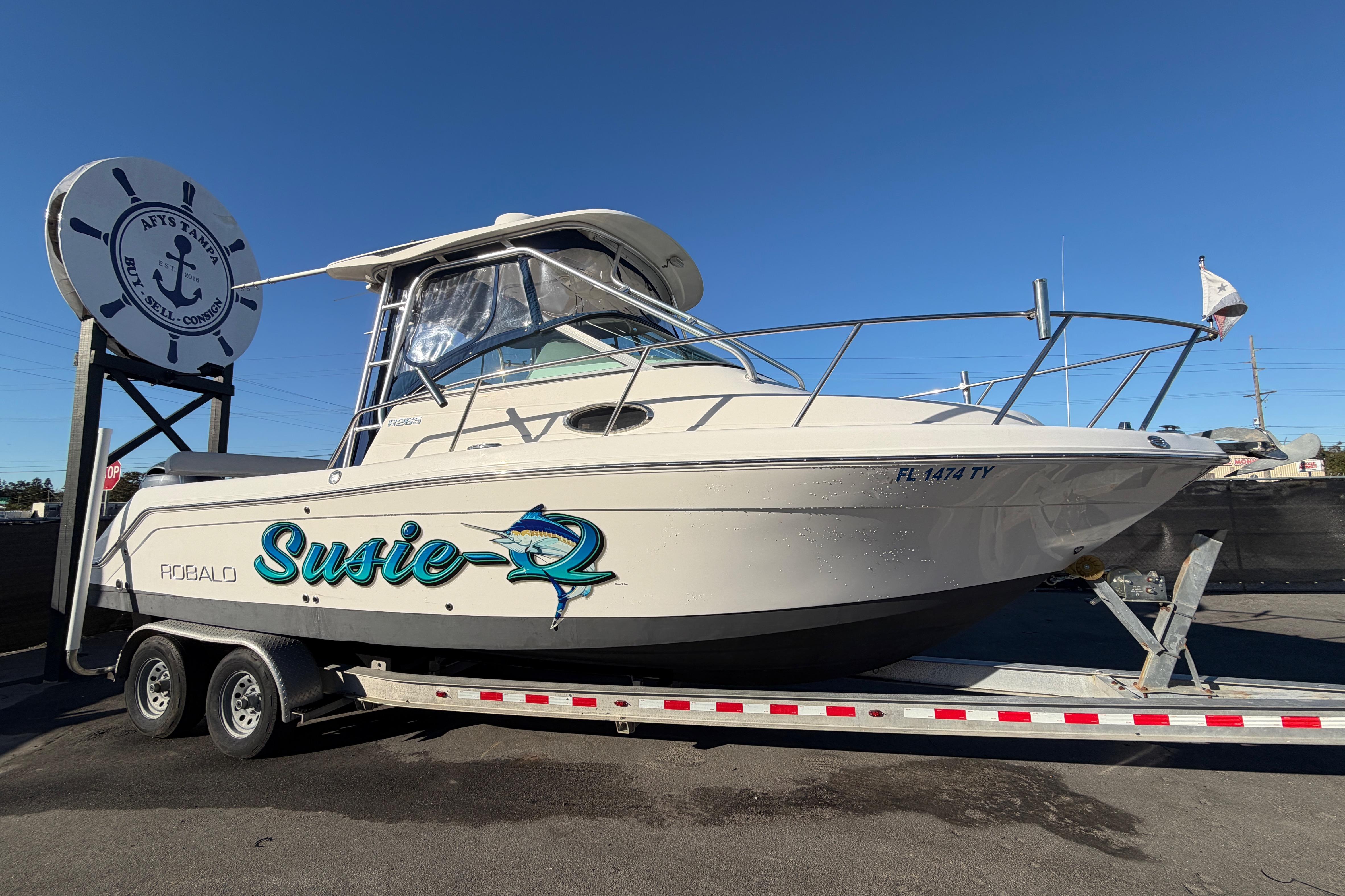 2017 Robalo R265 Walkaround