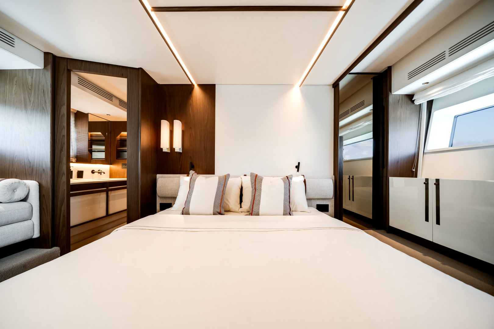 2026 Azimut Fly 72 - Image 20