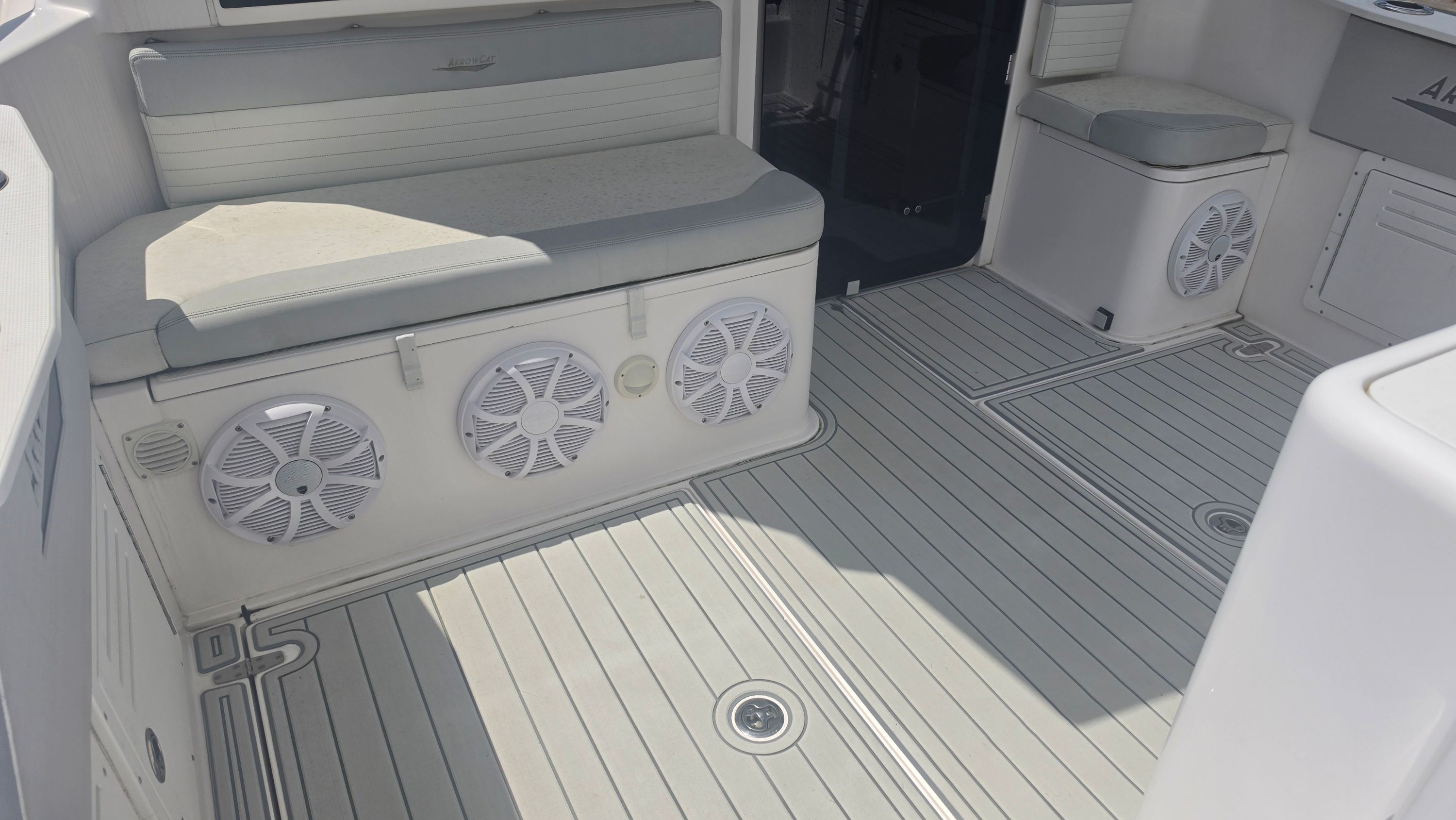 2021 ArrowCat 320 Coupe - 4