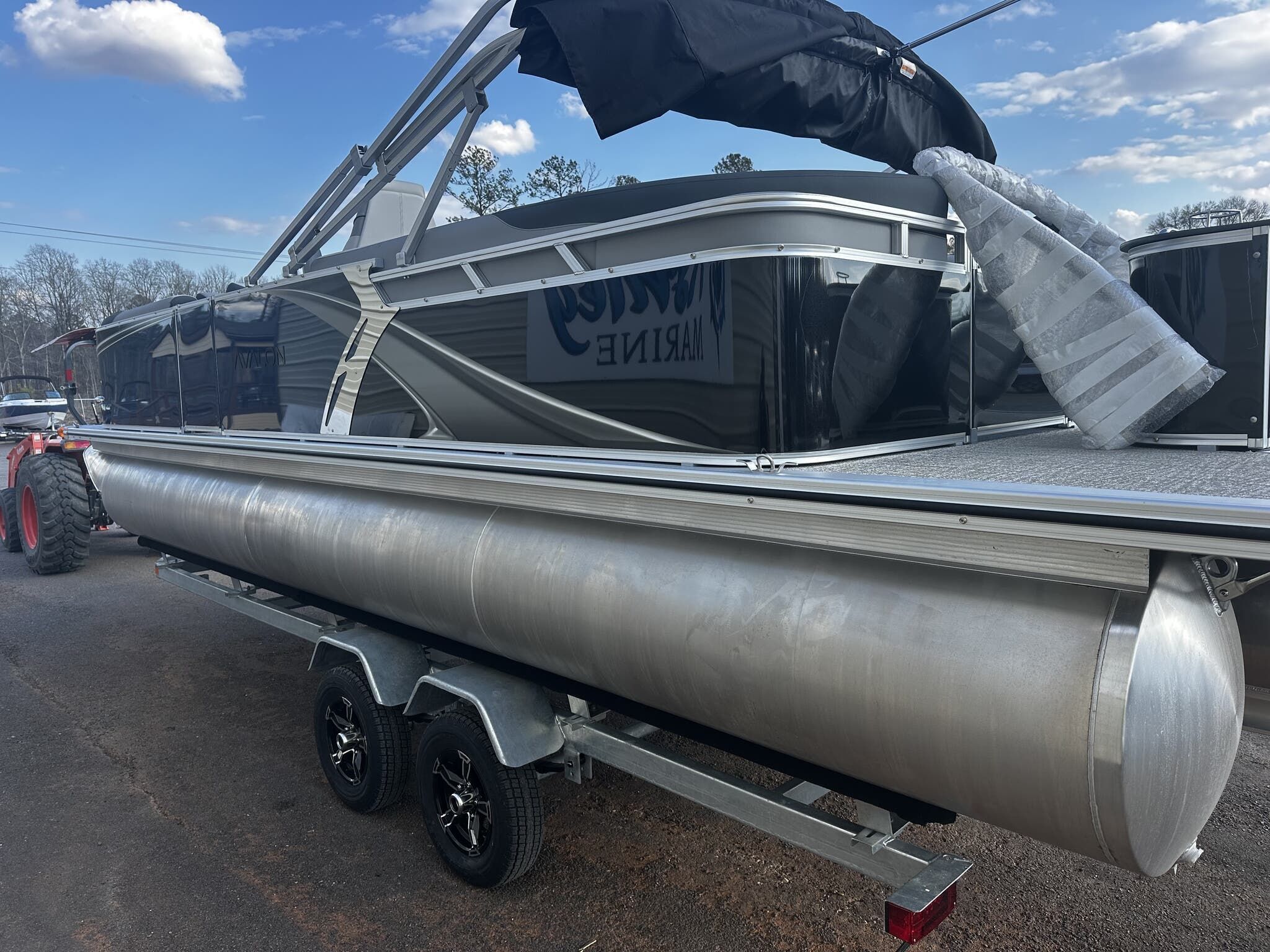 2026 Avalon LSZ 23 QUAD LOUNGER-TRITOON-175HP - 5