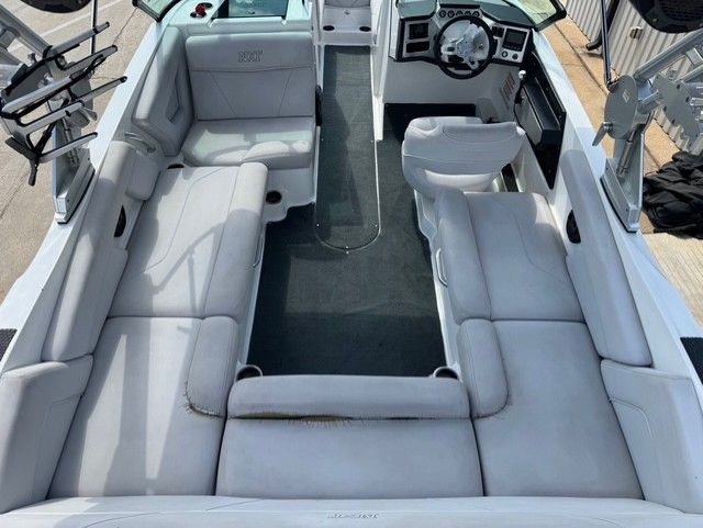 2019 MasterCraft NXT22 - 17