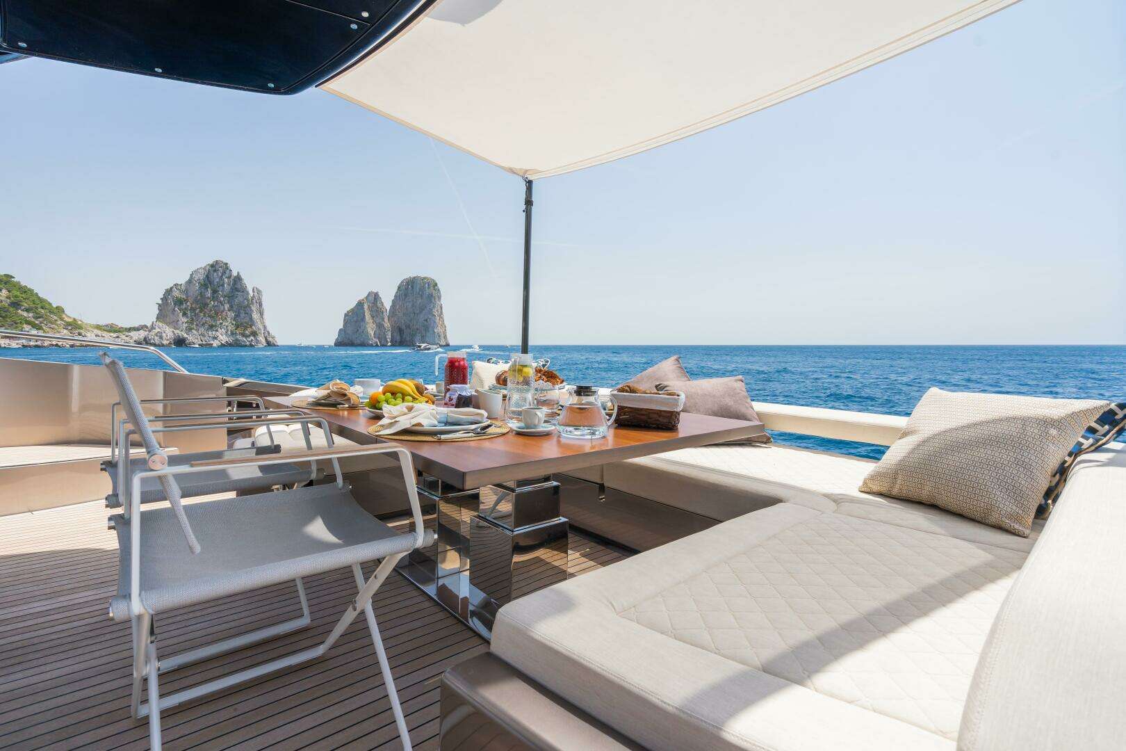 2021 Riva 88 Folgore - Image 10