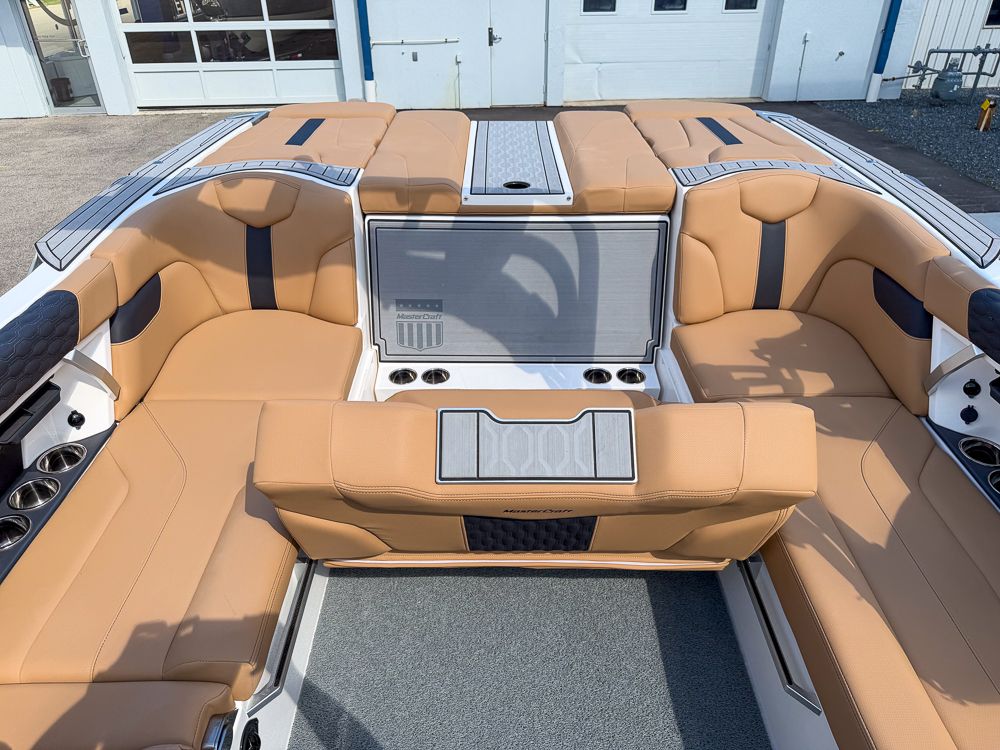 2022 MasterCraft XT24 - 28