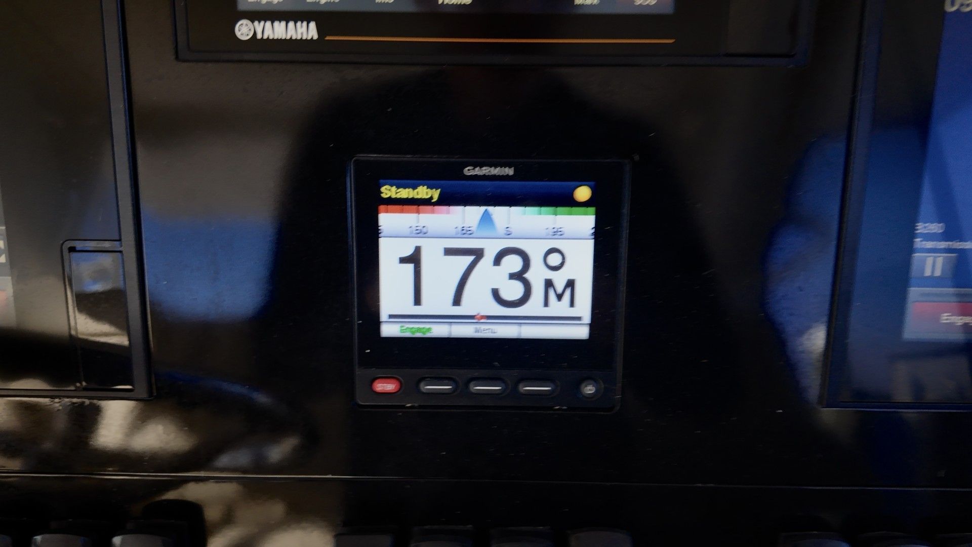 2018 PURSUIT 408 S - Image 15