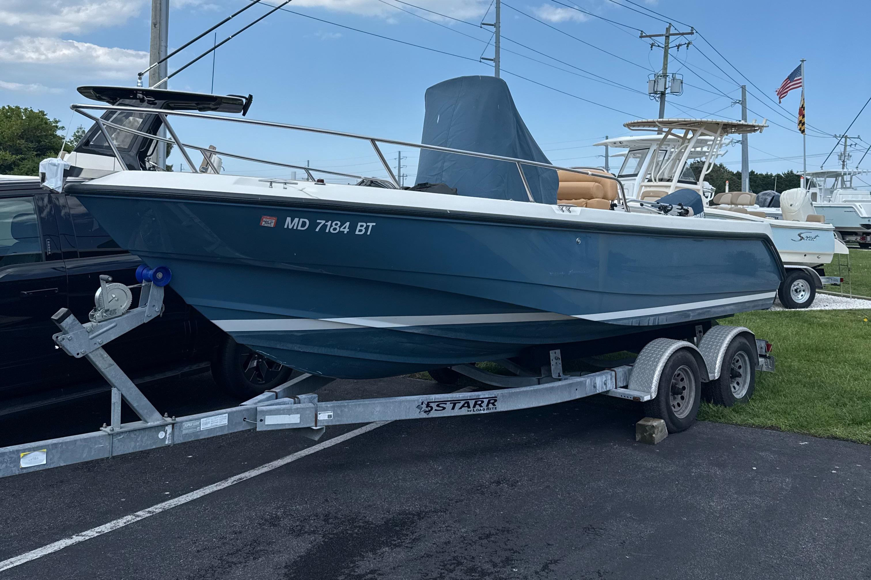 2004 Boston Whaler 210 Outrage