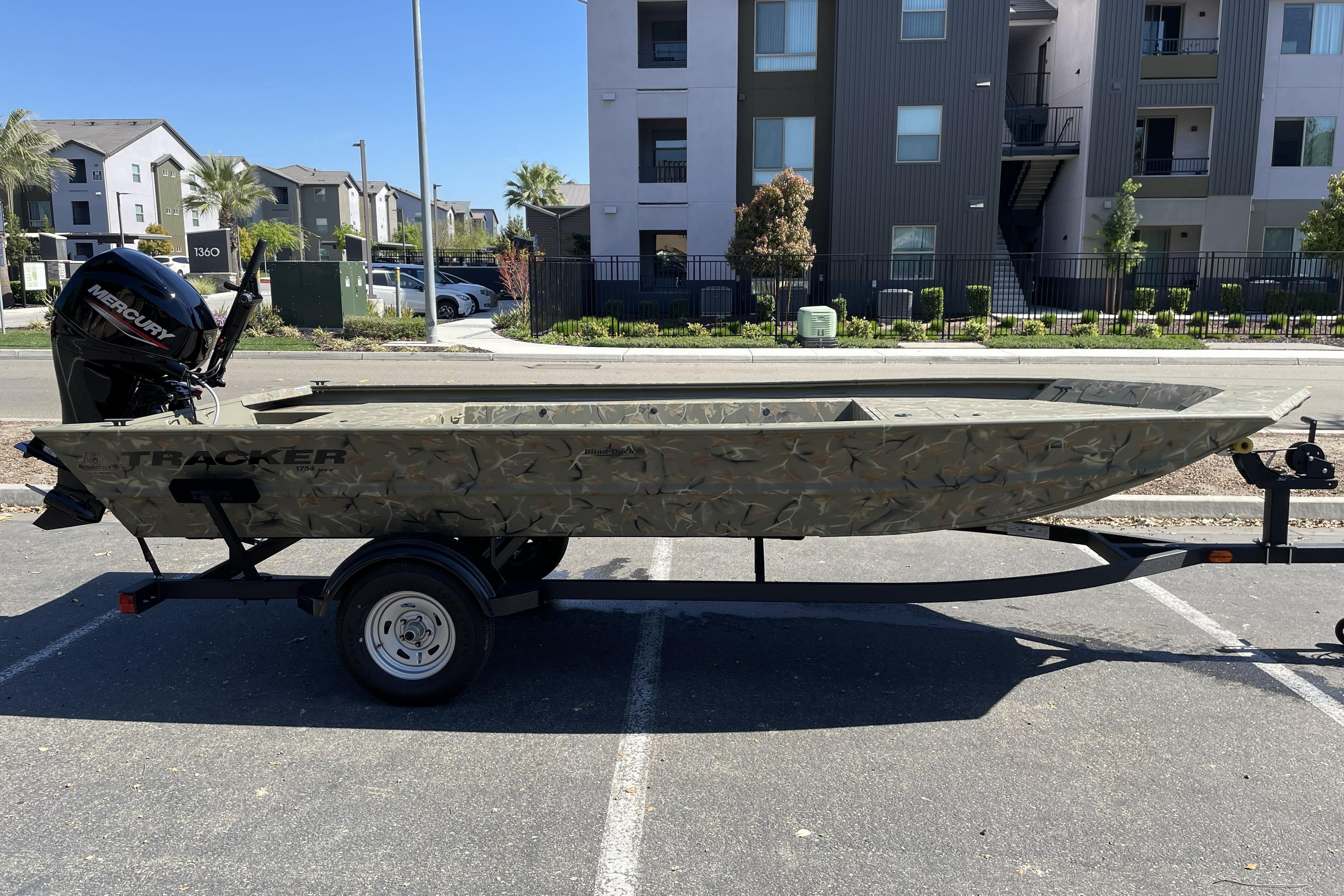 2025 Tracker Grizzly 1754 Jon