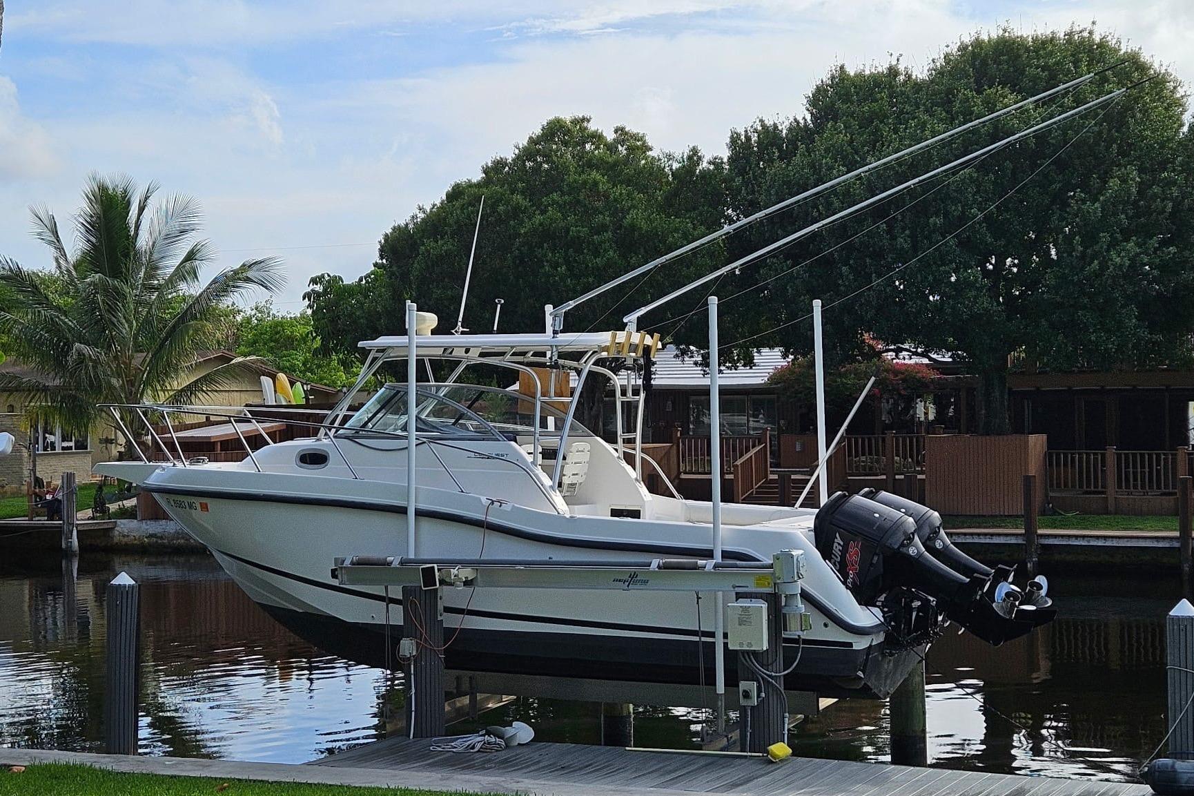 2003 Boston Whaler 255 Conquest