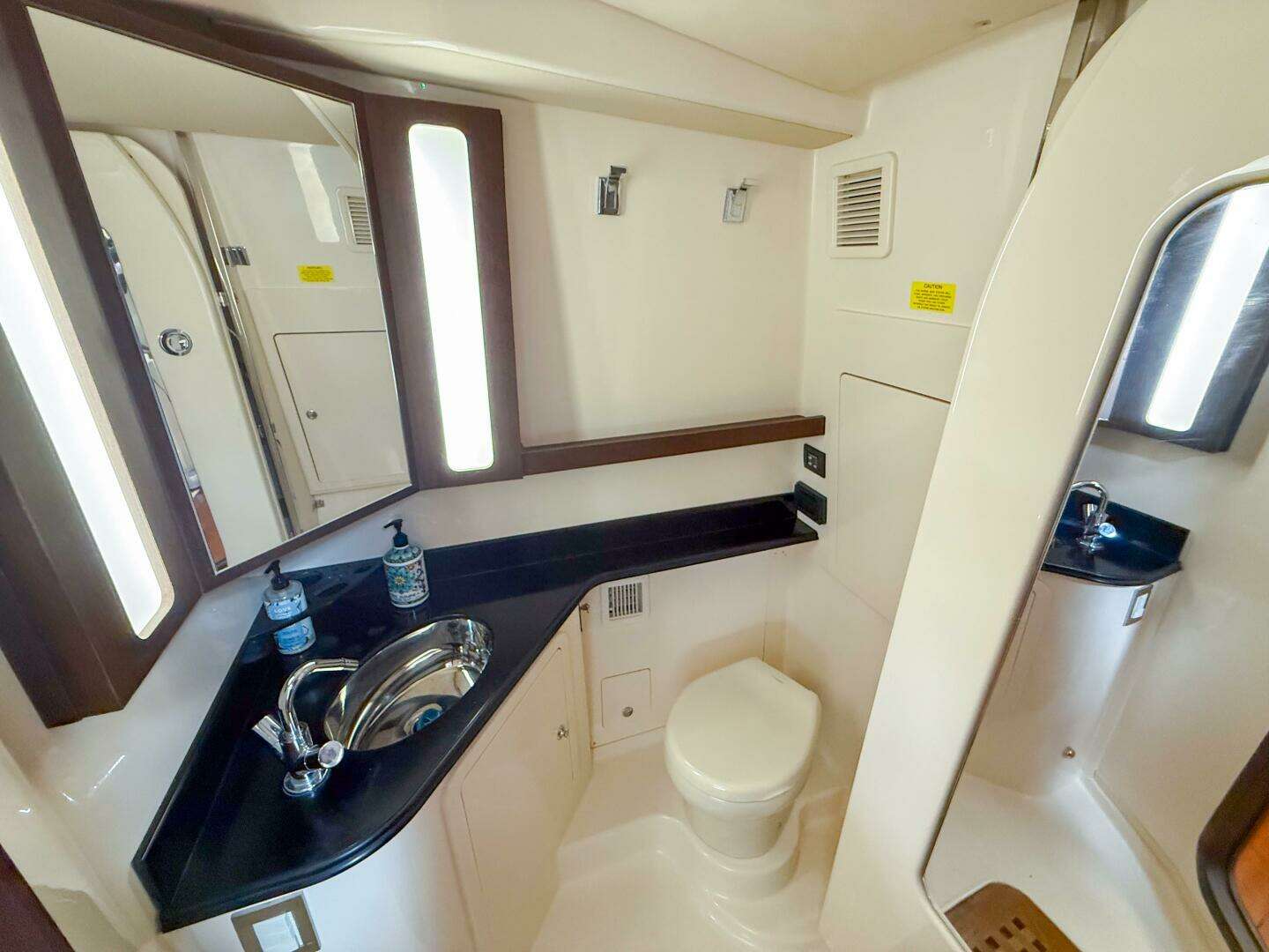 2022 Grady-White Canyon 456 - Image 25