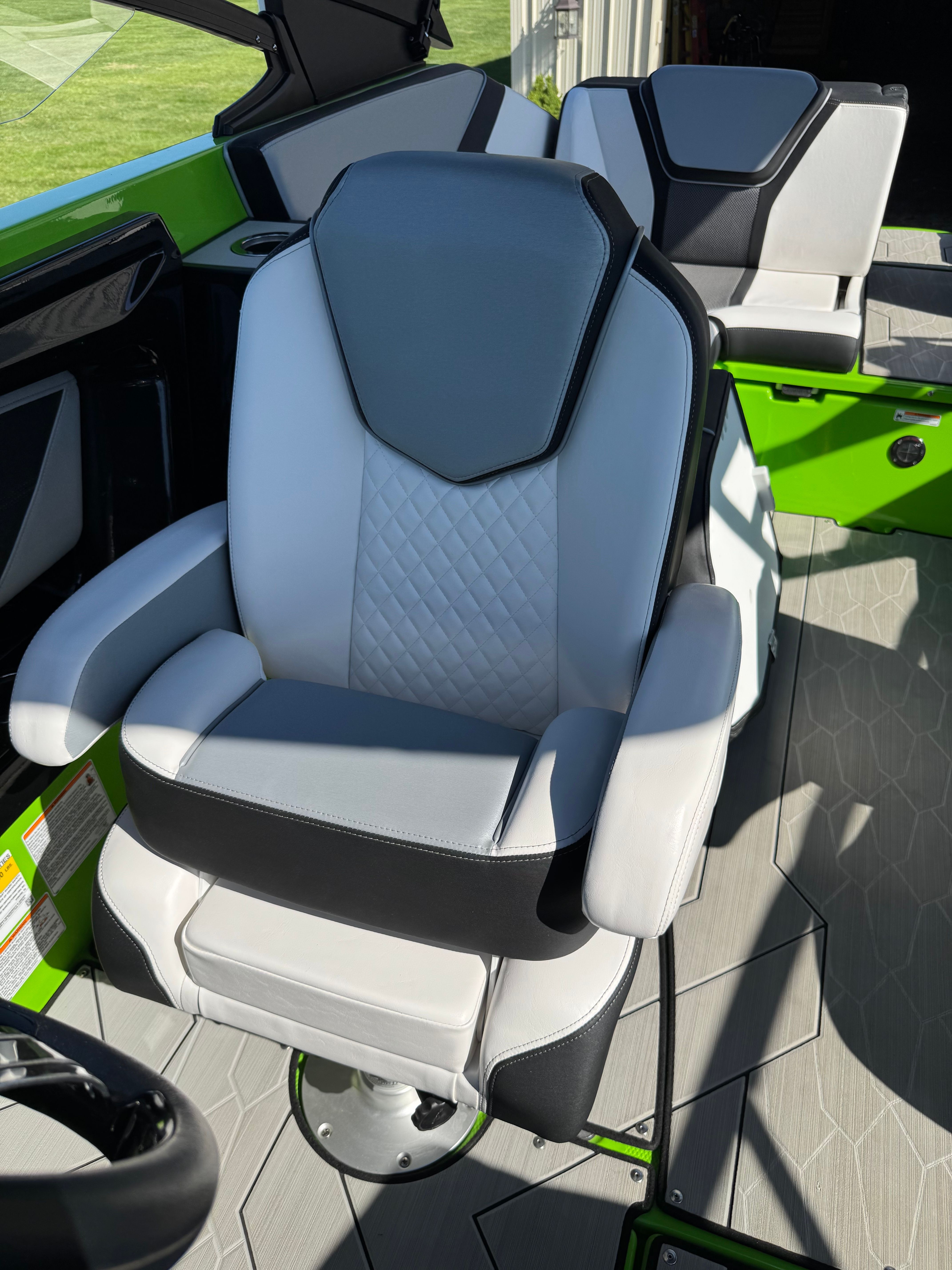 2022 Yamaha Boats 255XD - 52