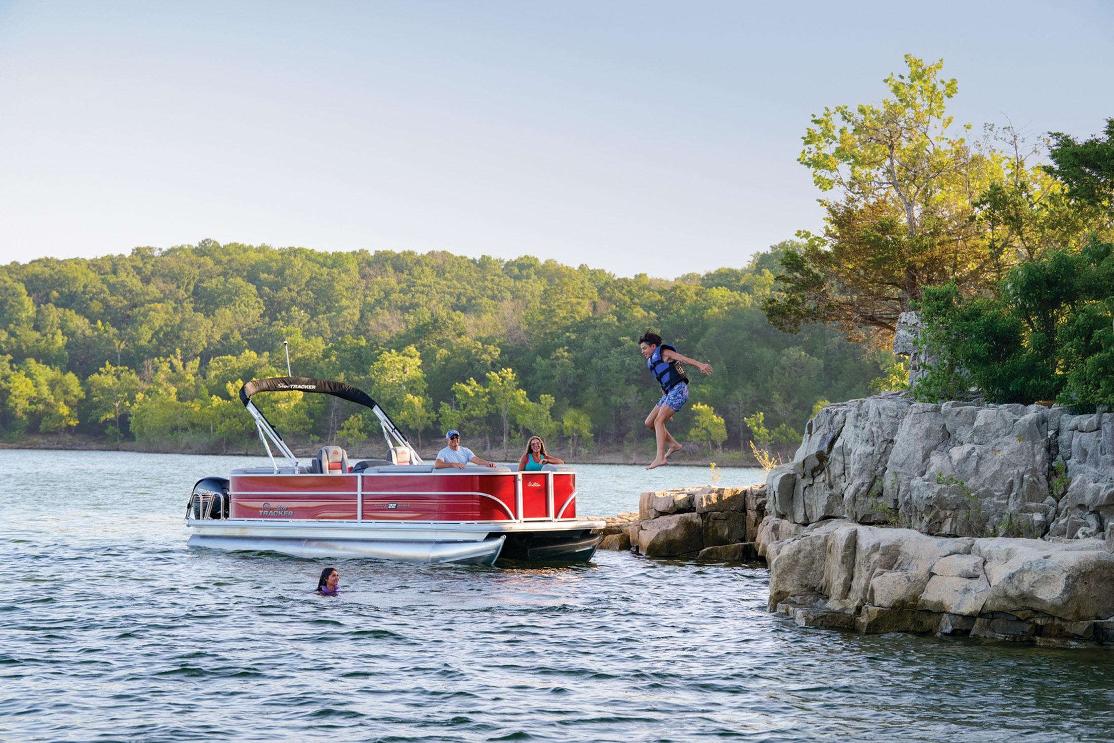 2026 Sun Tracker Party Barge 22 DLX - 10