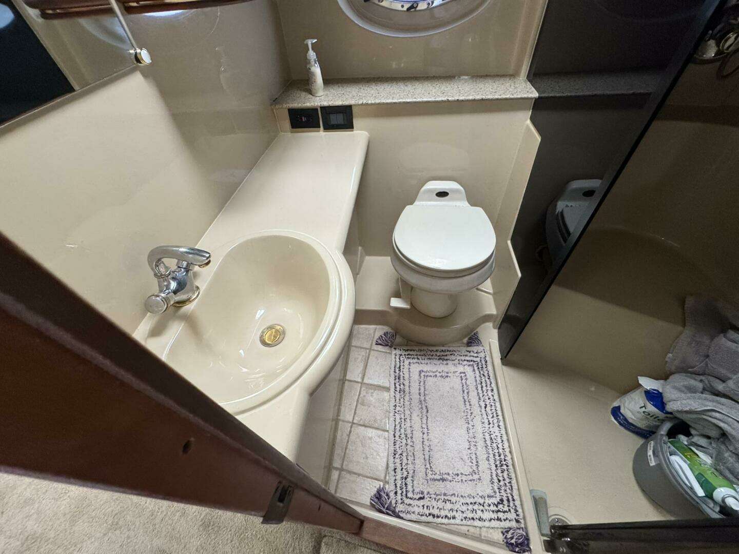 2003 Cruisers Yachts 3772 - Image 75