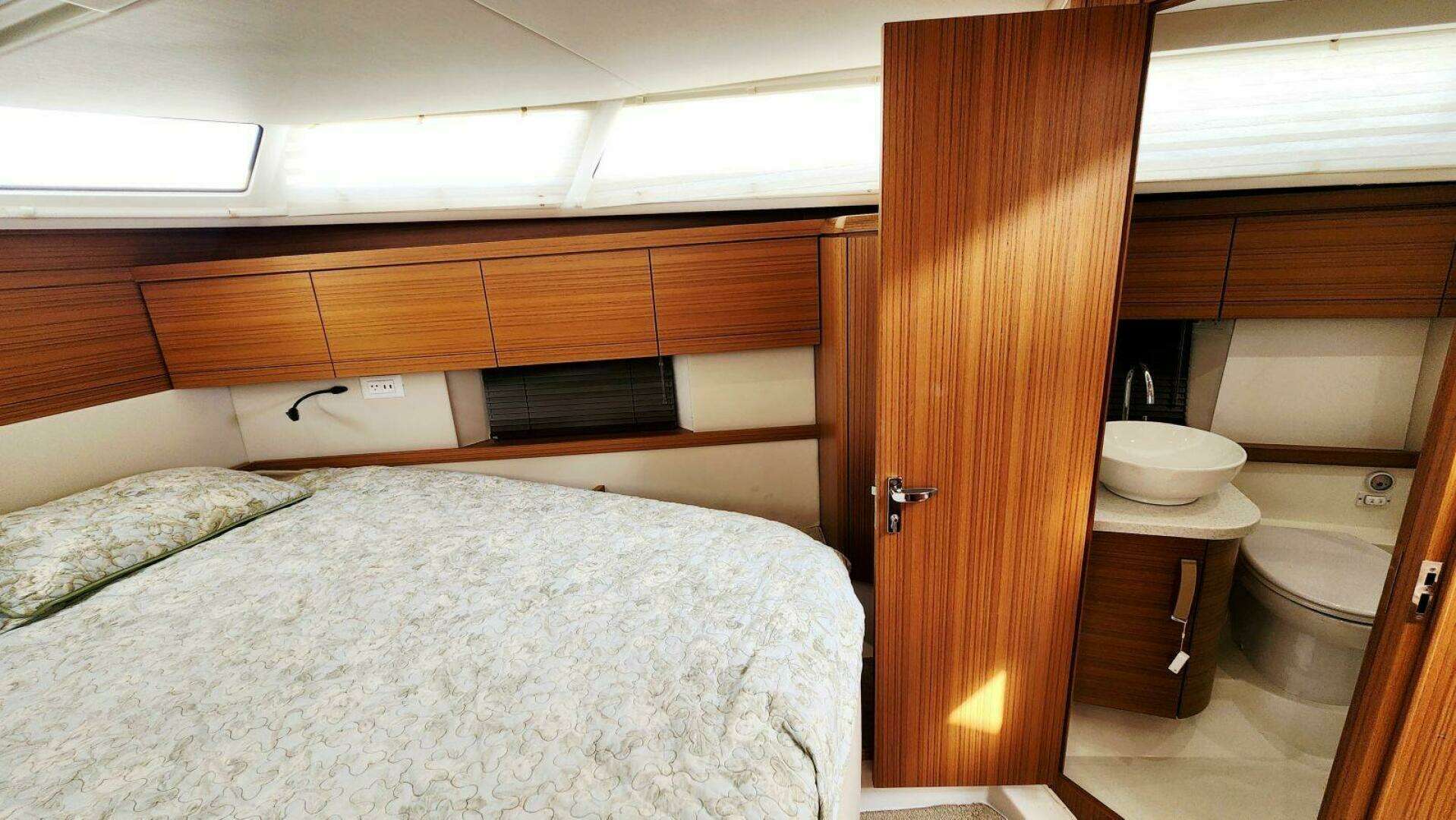 2022 Greenline 40 Hybrid - Image 51