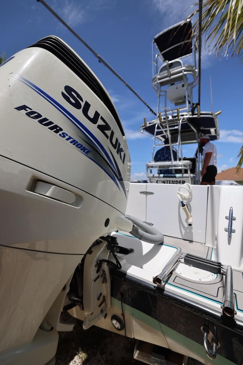 2001 Contender 27 Open boat with Suzuki Four Stroke engine.