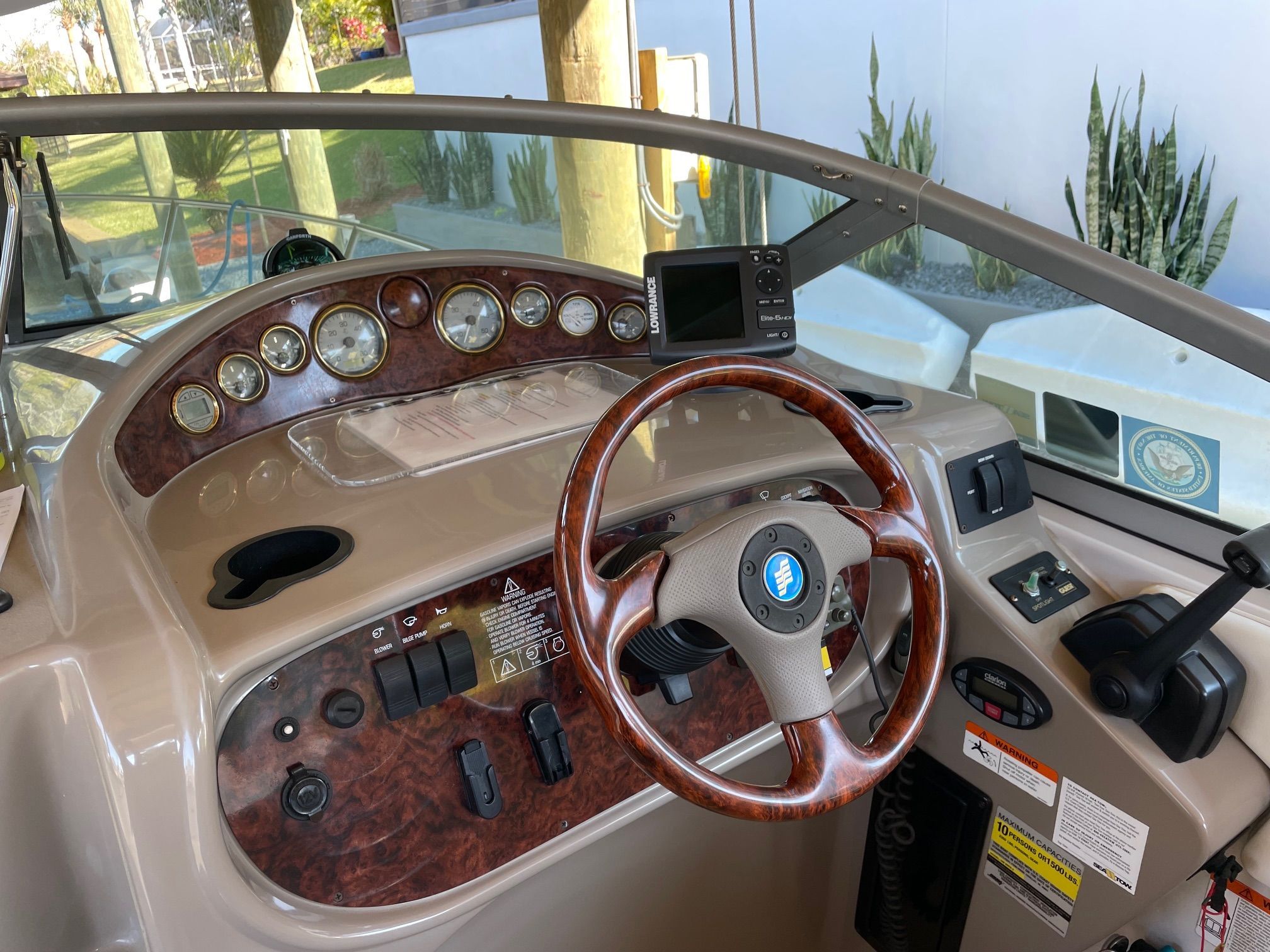 2004 Four Winns 248 Vista - 19
