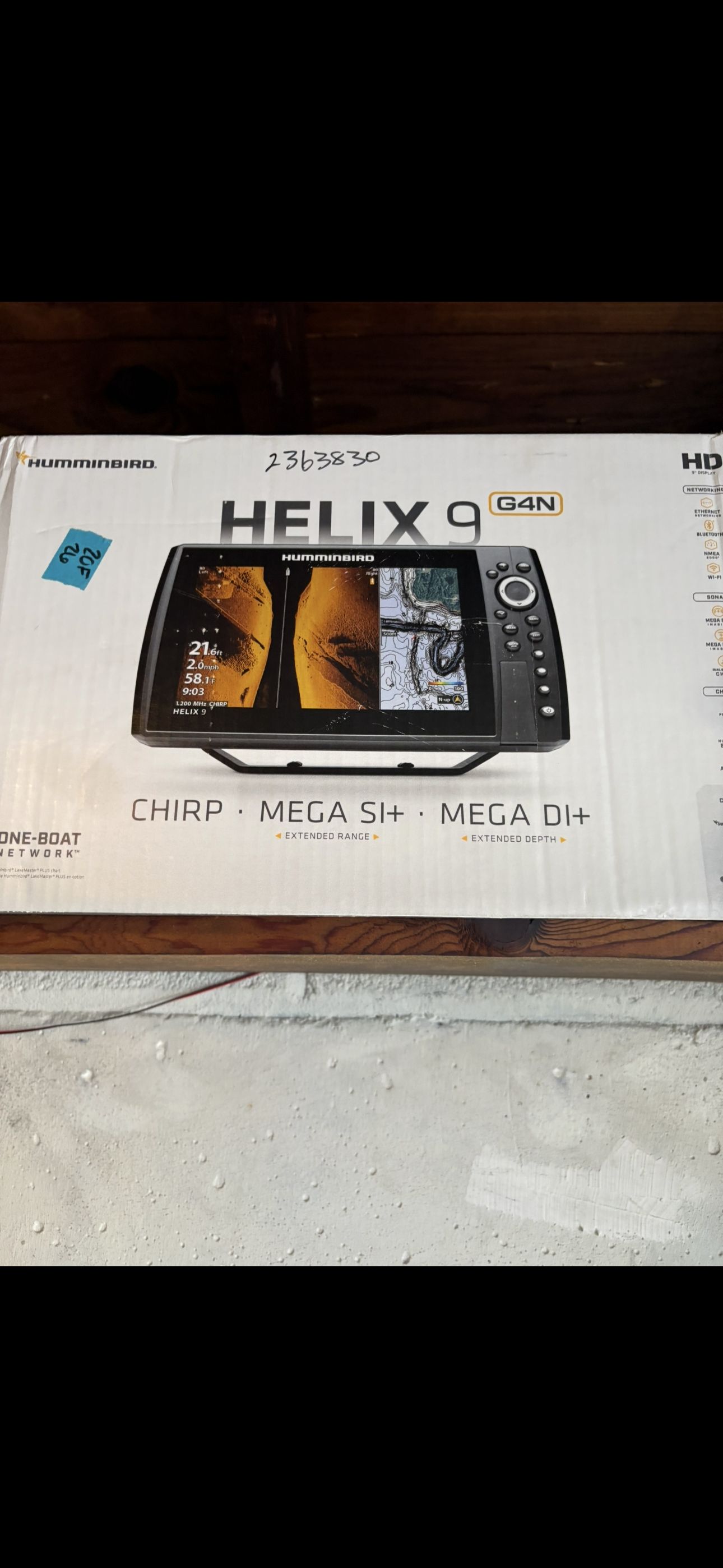 Humminbird Helix 9 G4N fish finder box featuring CHIRP and Mega SI+ capabilities.