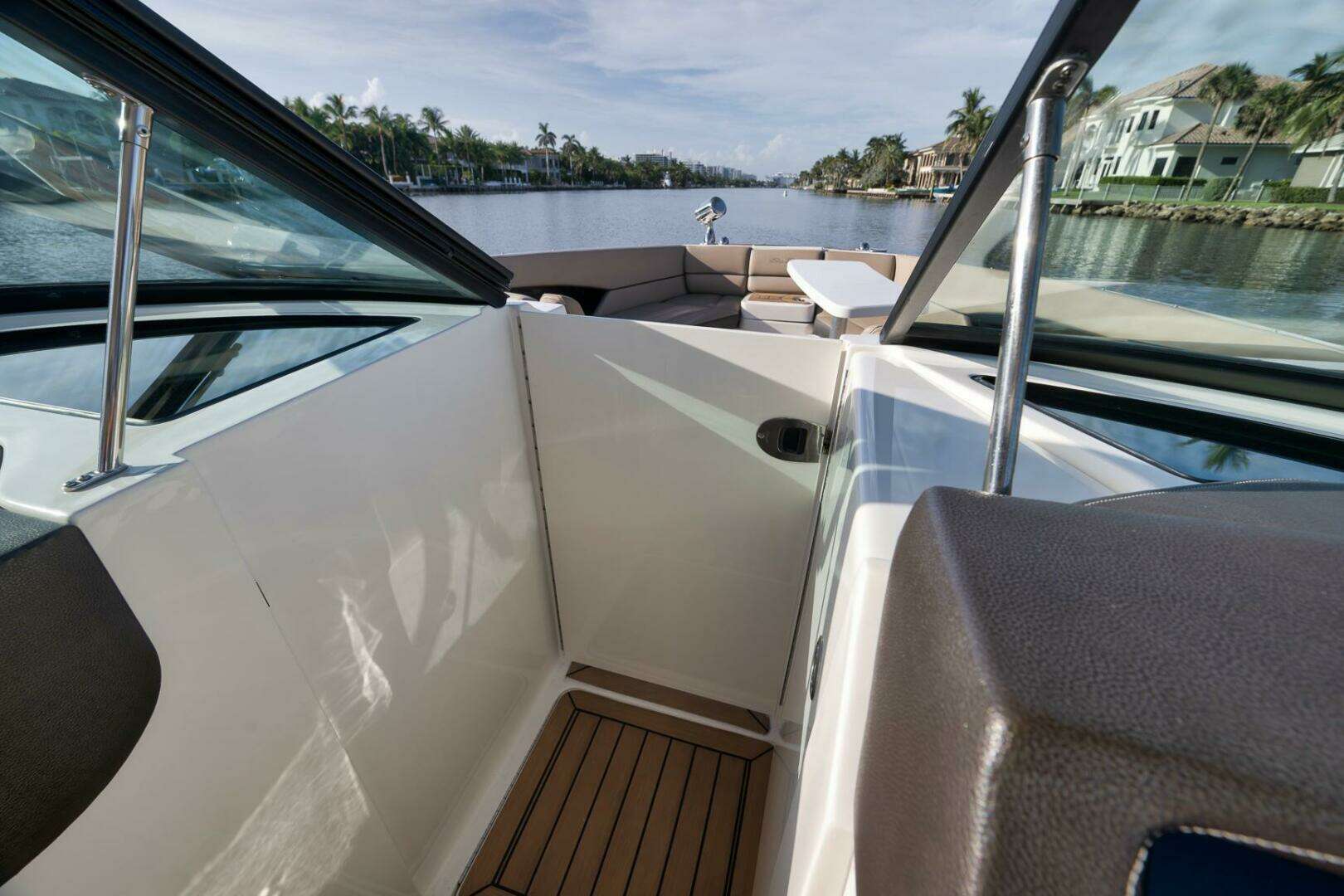 2016 Sea Ray 350 SLX - Image 14