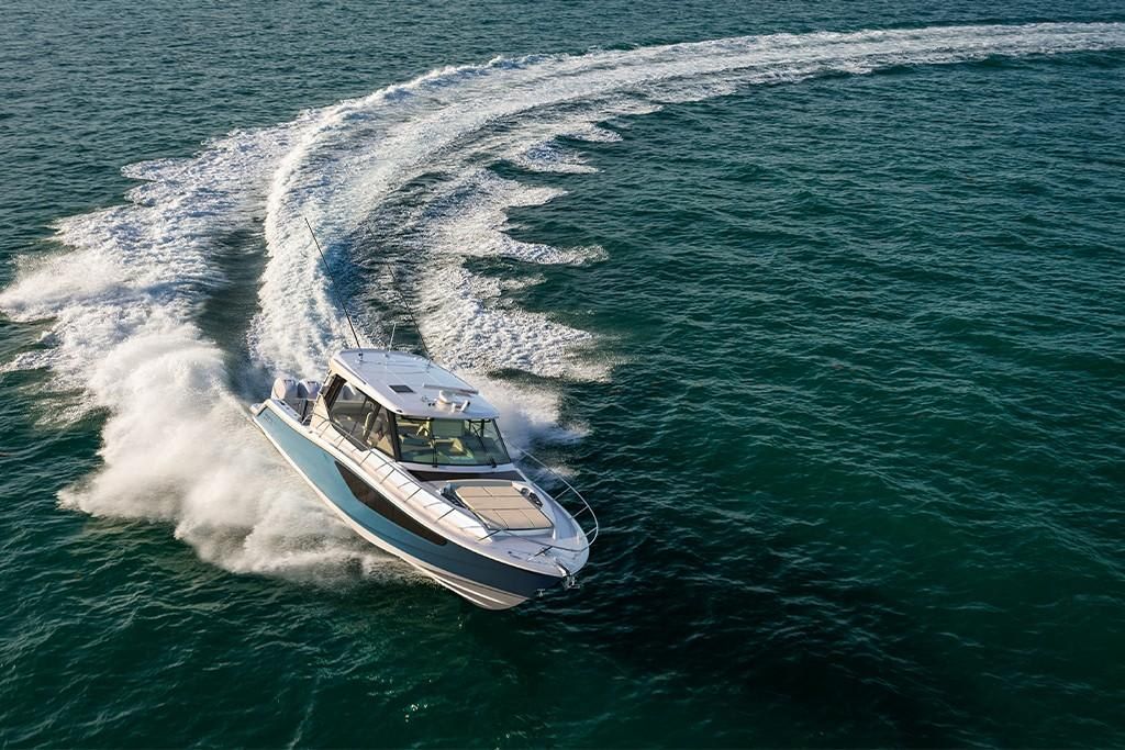 2023-Boston-Whaler-405-Conquest-MarineMax